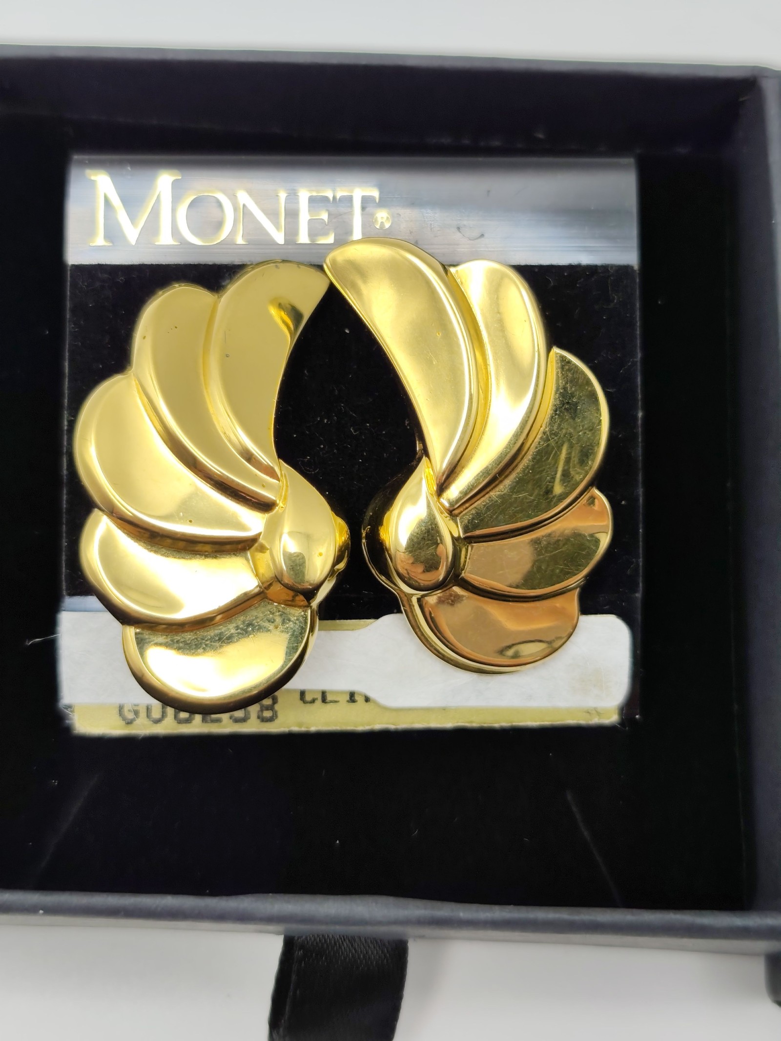 Monet Gold Tone Vintage Clip On Earrings Women image 2