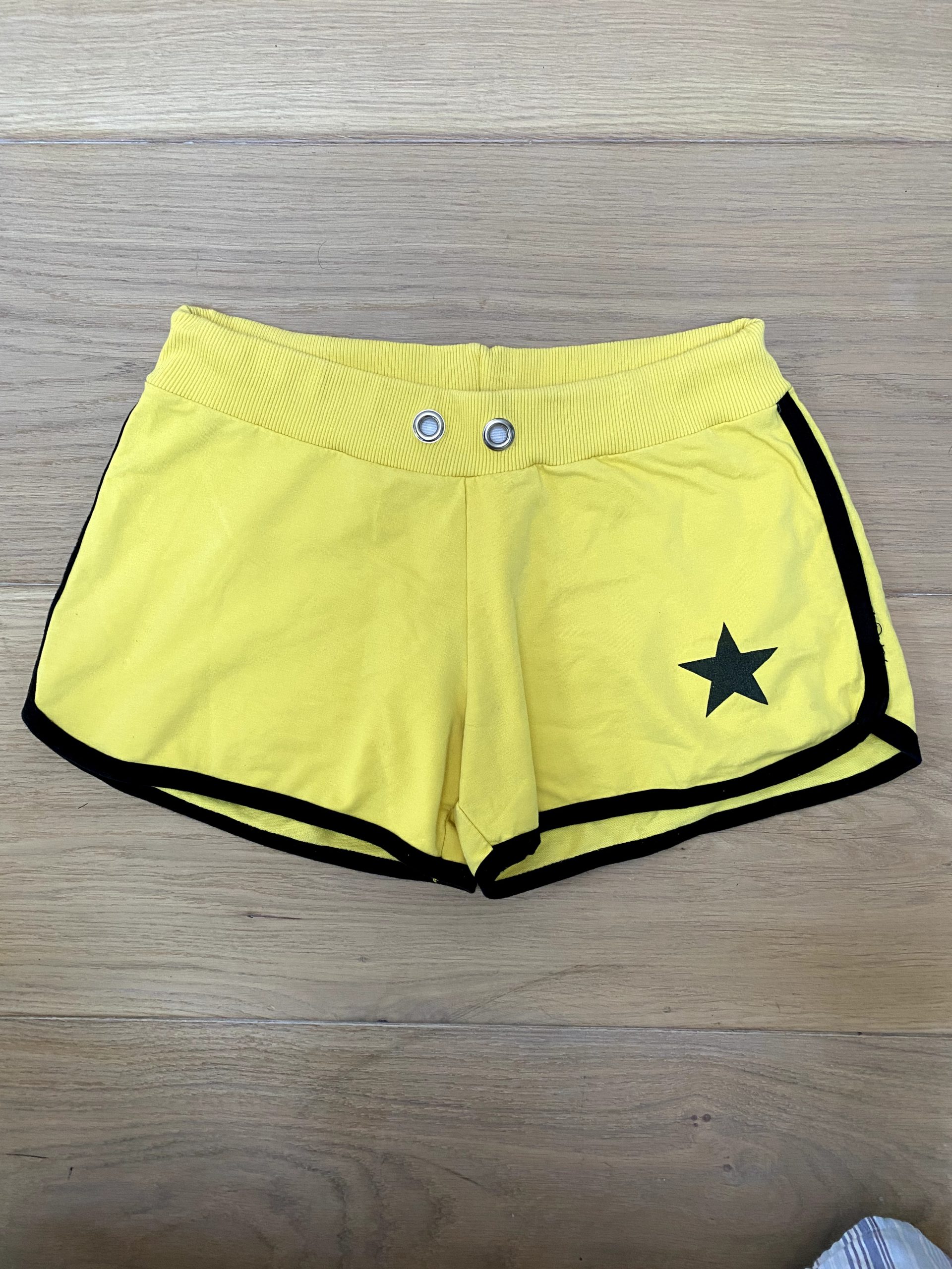 Yellow & Black Cotton Star Print Lounge Shorts Medium image 2