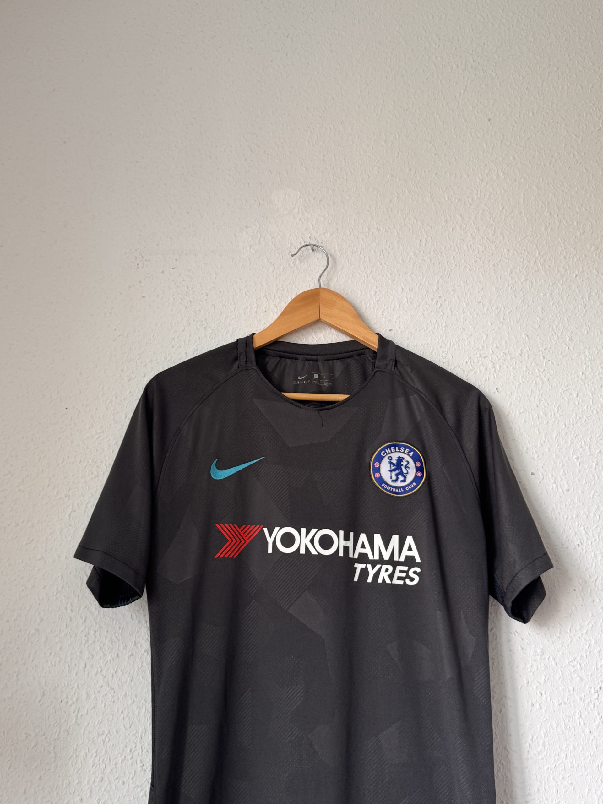 Nike Black Chelsea Football Club Jersey Large 3017 image 2