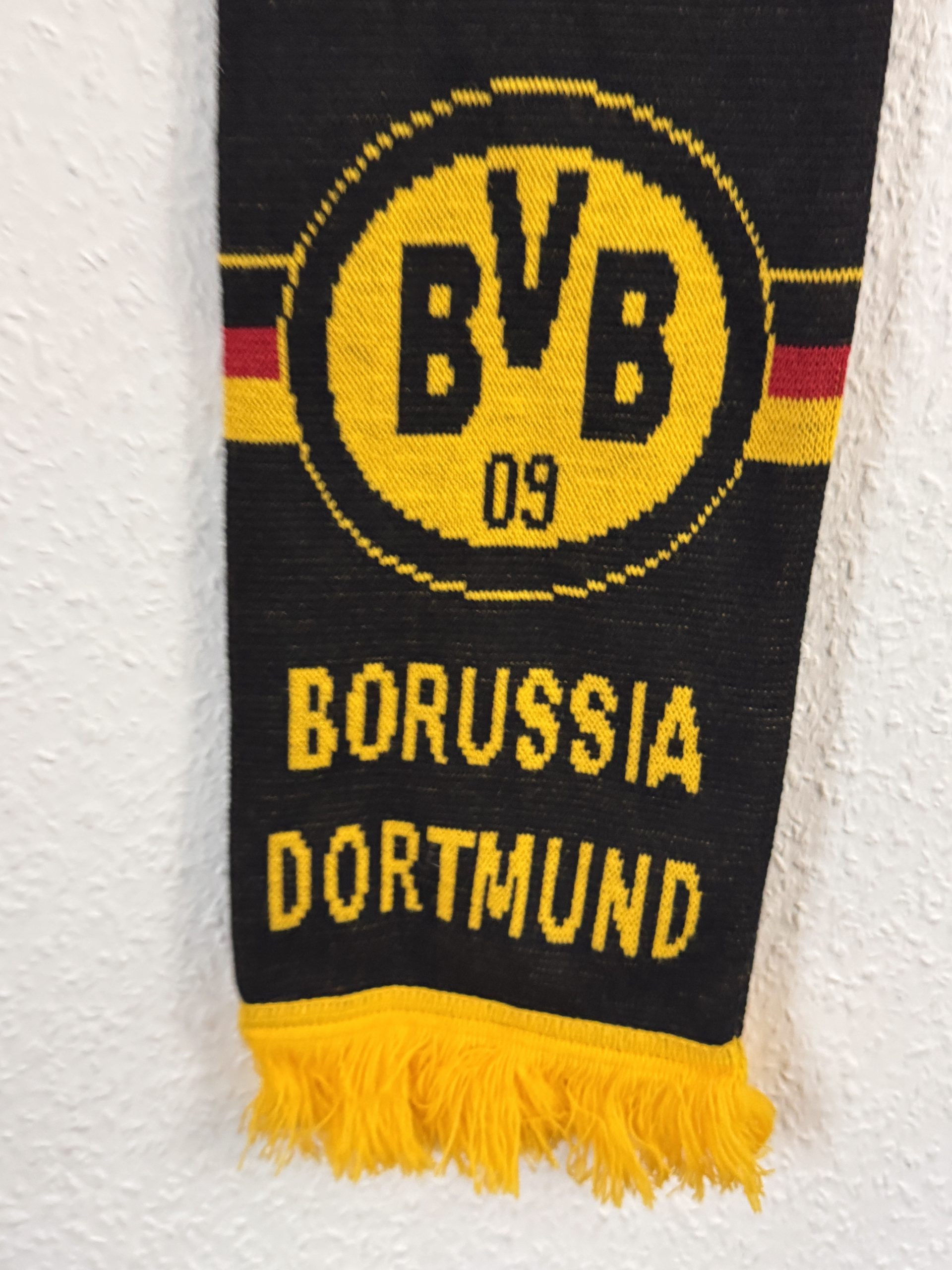 Borussia Dortmund Black & Yellow Football Fan Scarf 2812 image 8