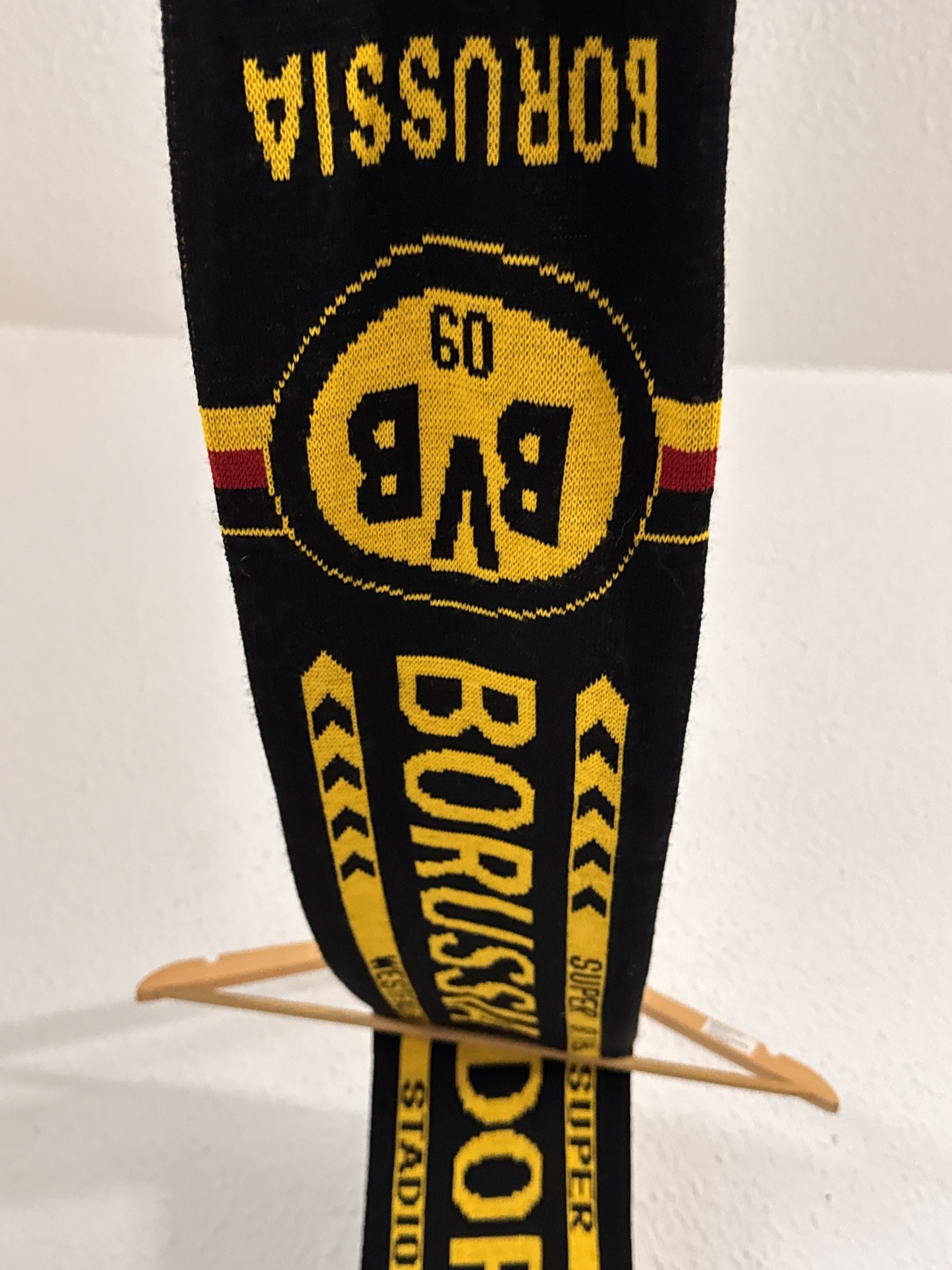 Borussia Dortmund Black & Yellow Football Fan Scarf 2812 image 10
