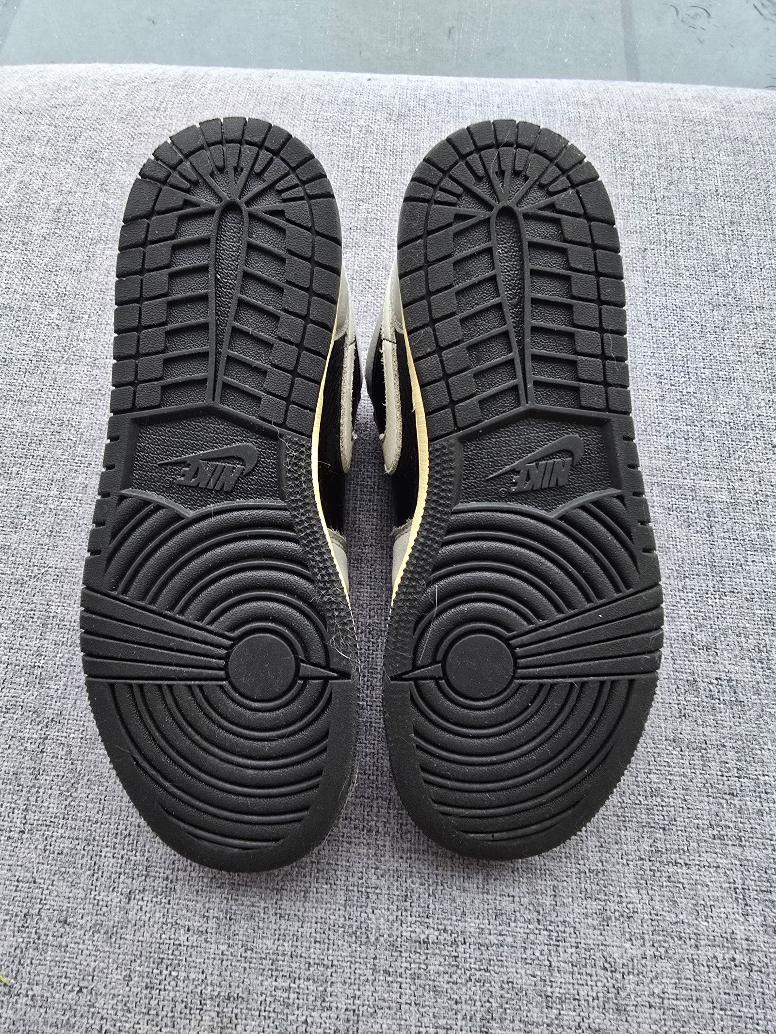 Nike Black, Grey & White Air Jordan 1 Low UK 5 Casual Trainers image 7