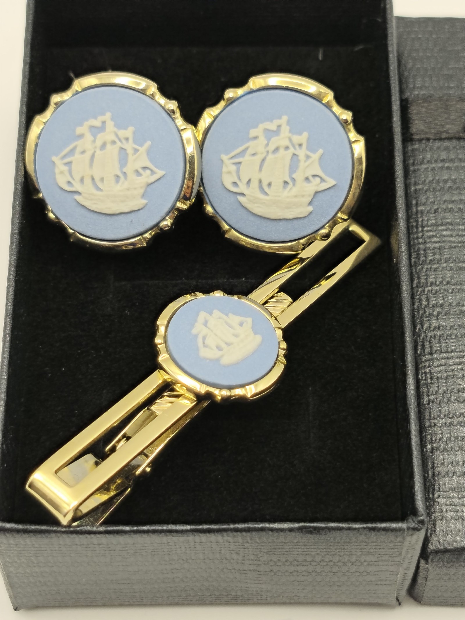 Wedgwood Blue & White Ship Cufflinks & Tie Clip Set Men image 2