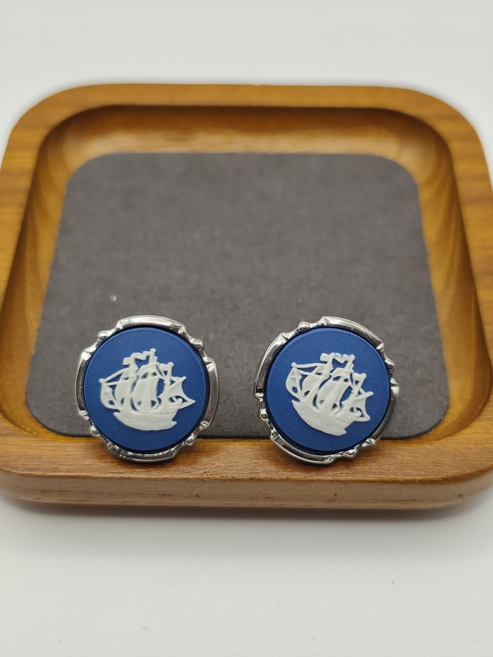Wedgwood Blue & White Ship Cufflinks & Tie Clip Set Other image 2