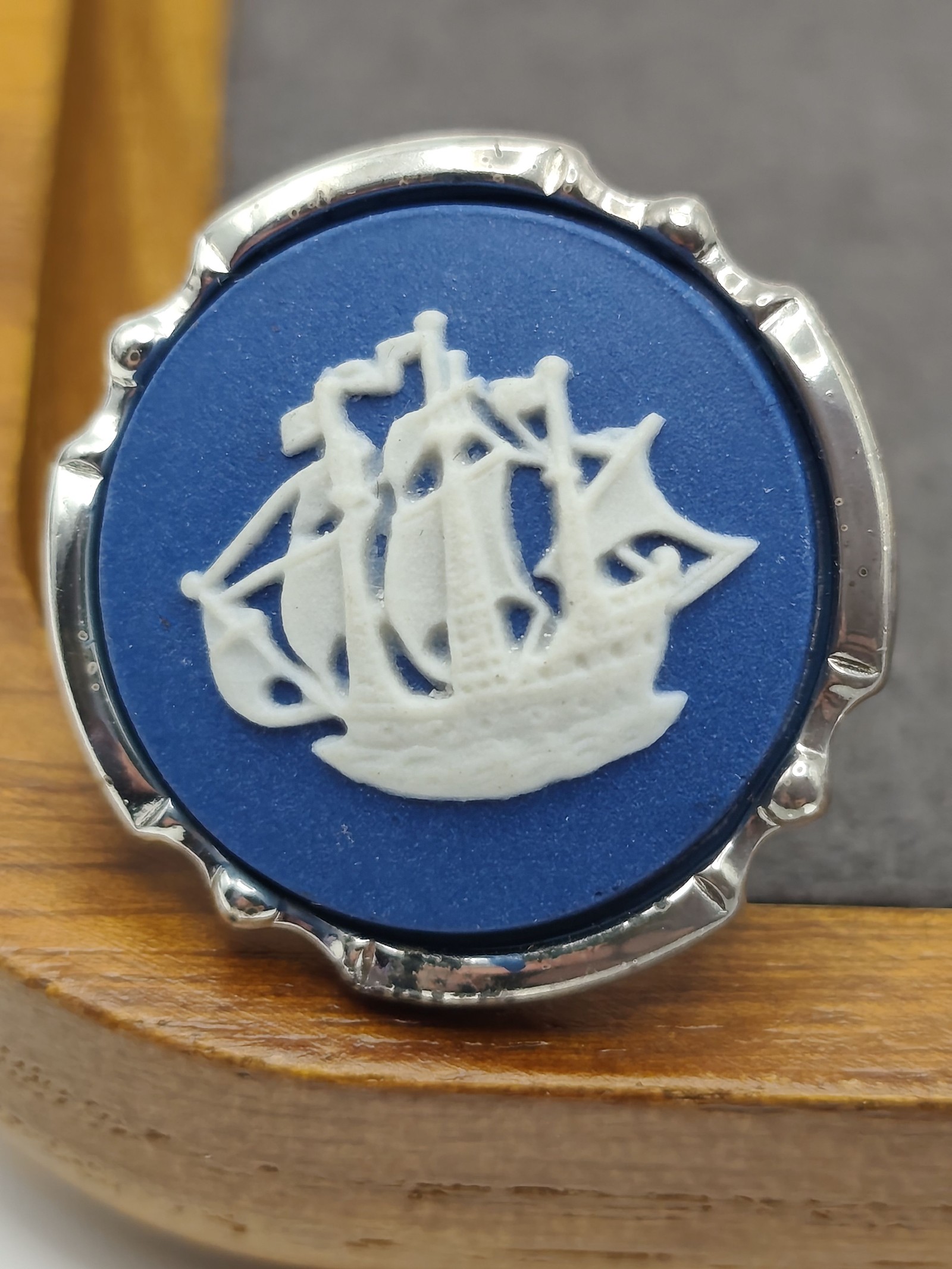 Wedgwood Blue & White Ship Cufflinks & Tie Clip Set Other image 3