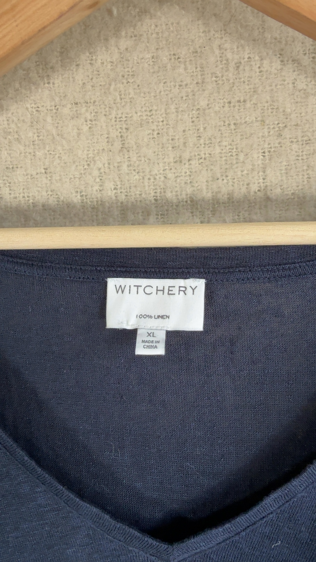 Witchery Navy Linen V-Neck T-Shirt XL Light Summer Top Classic Style image 2