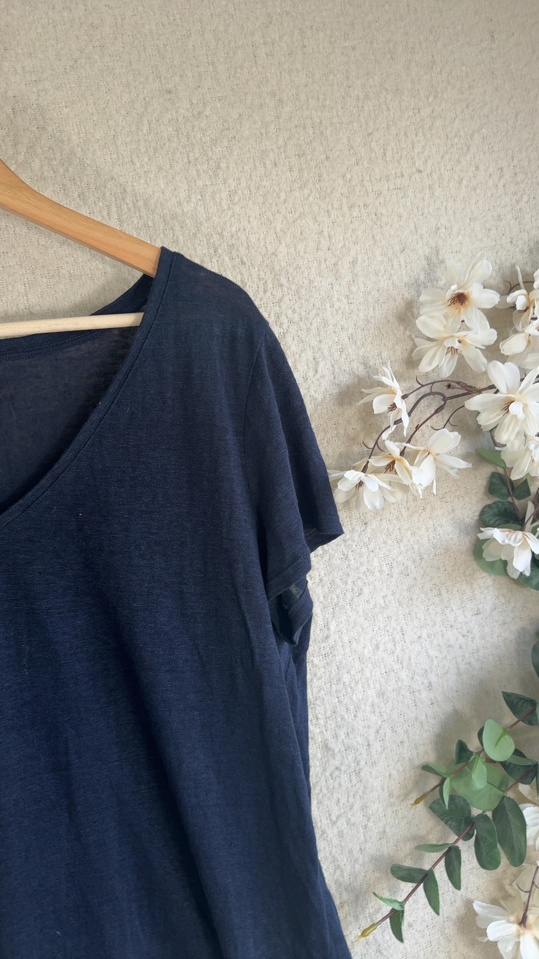 Witchery Navy Linen V-Neck T-Shirt XL Light Summer Top Classic Style image 3