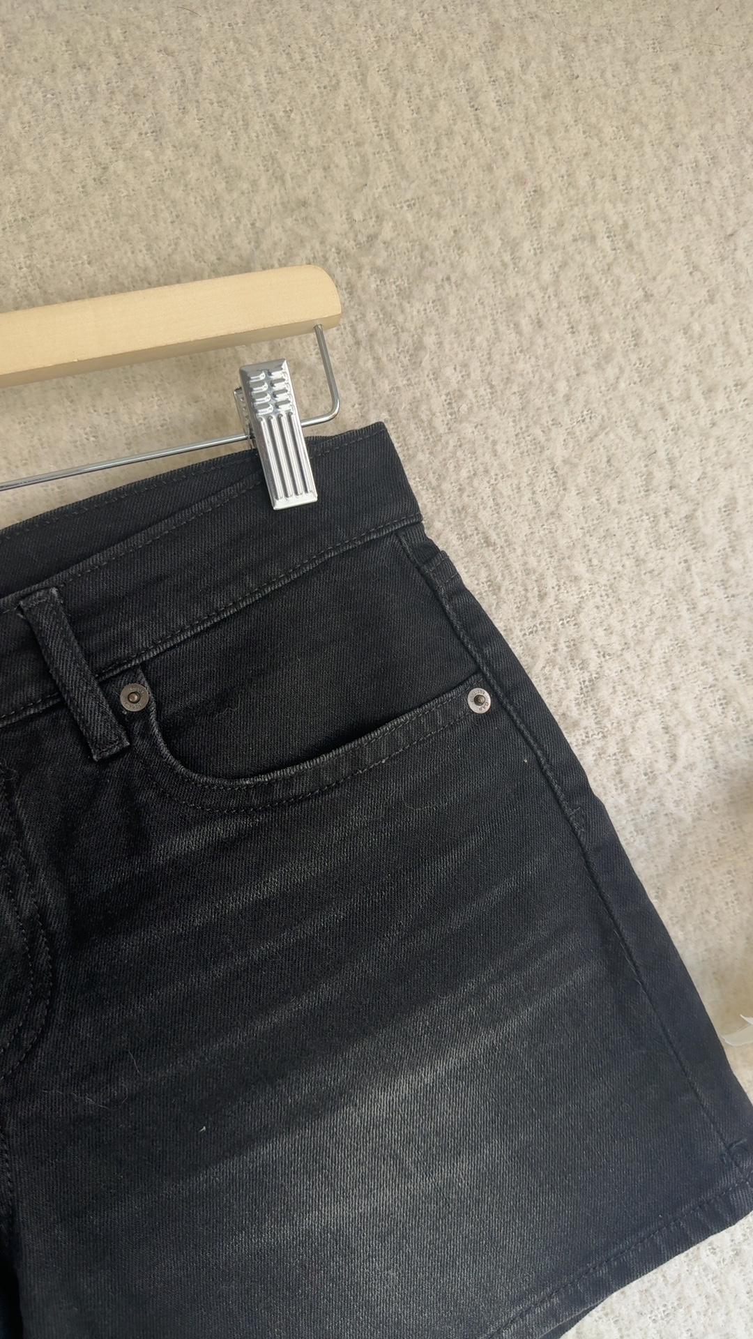 Gap Black Denim Shorts UK 26 Stylish Casual 3" Length Classic Fit image 2