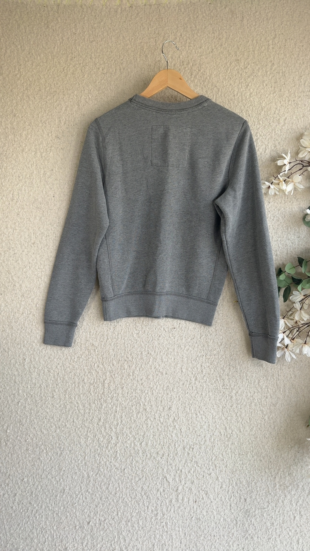 Hollister Grey Crew Neck Sweatshirt Small Soft Cotton Blend Casual Top image 5