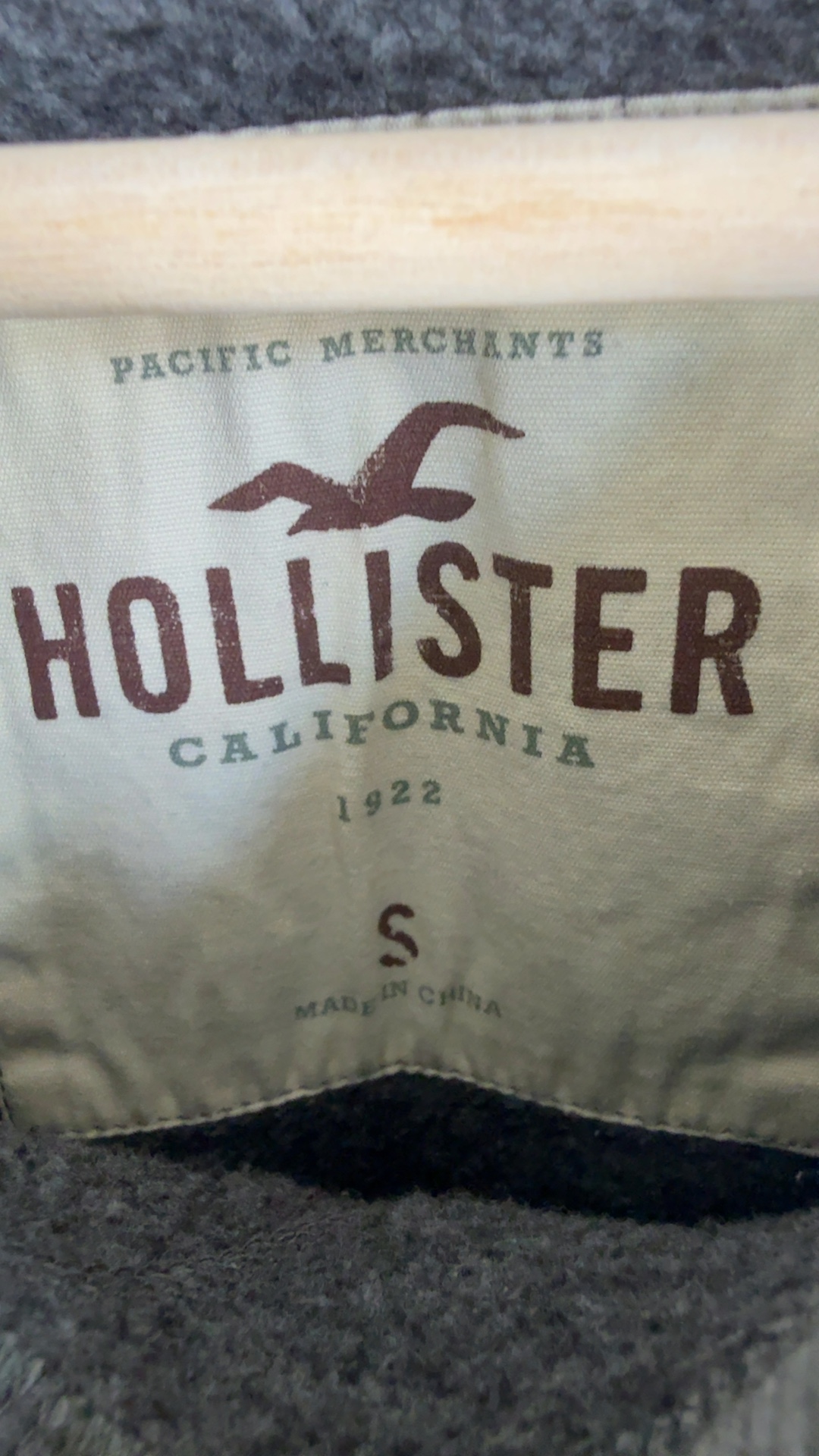 Hollister Grey Crew Neck Sweatshirt Small Soft Cotton Blend Casual Top image 3