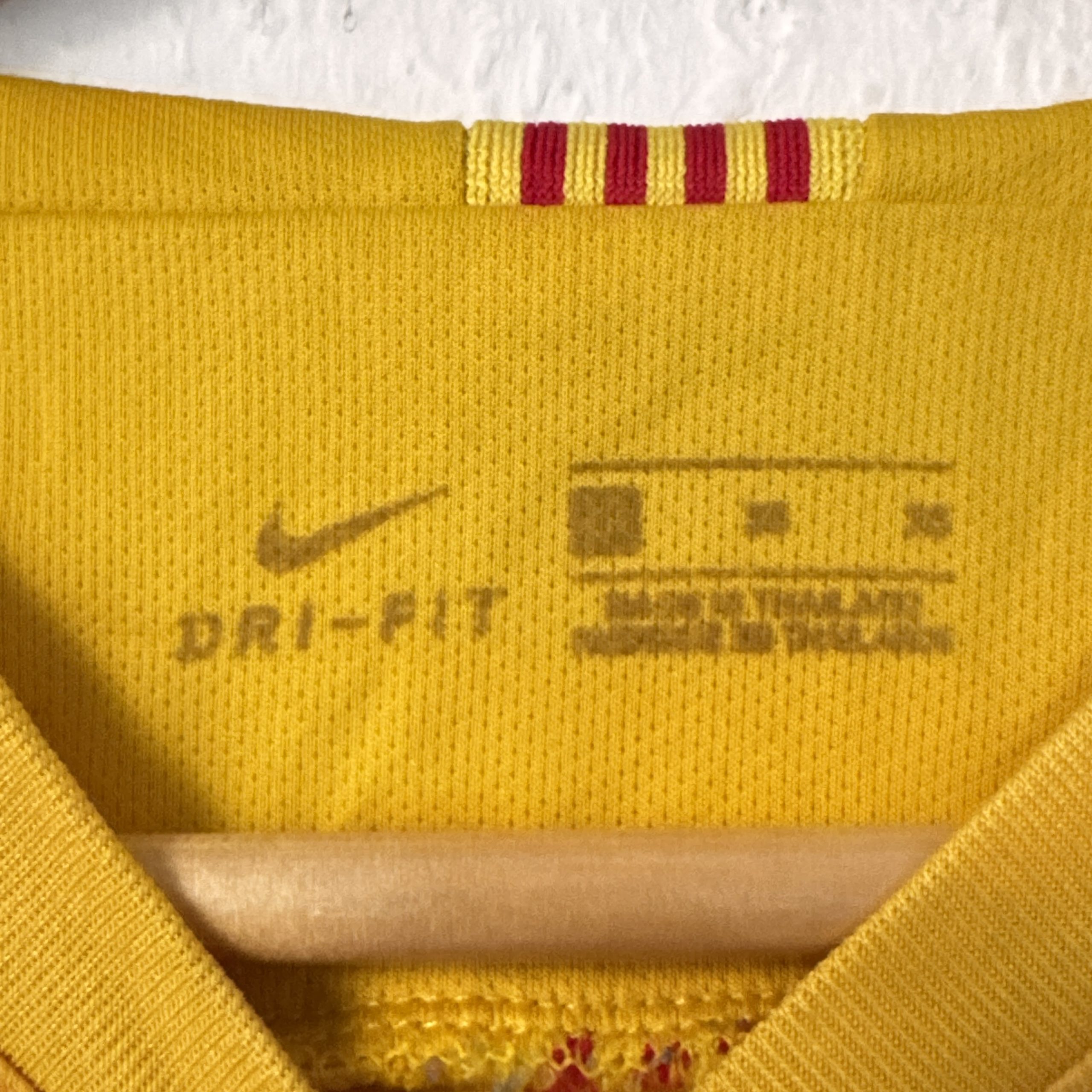 Nike Yellow FC Barcelona Football Shirt Adult M Scuffed Logo 2370 image 7