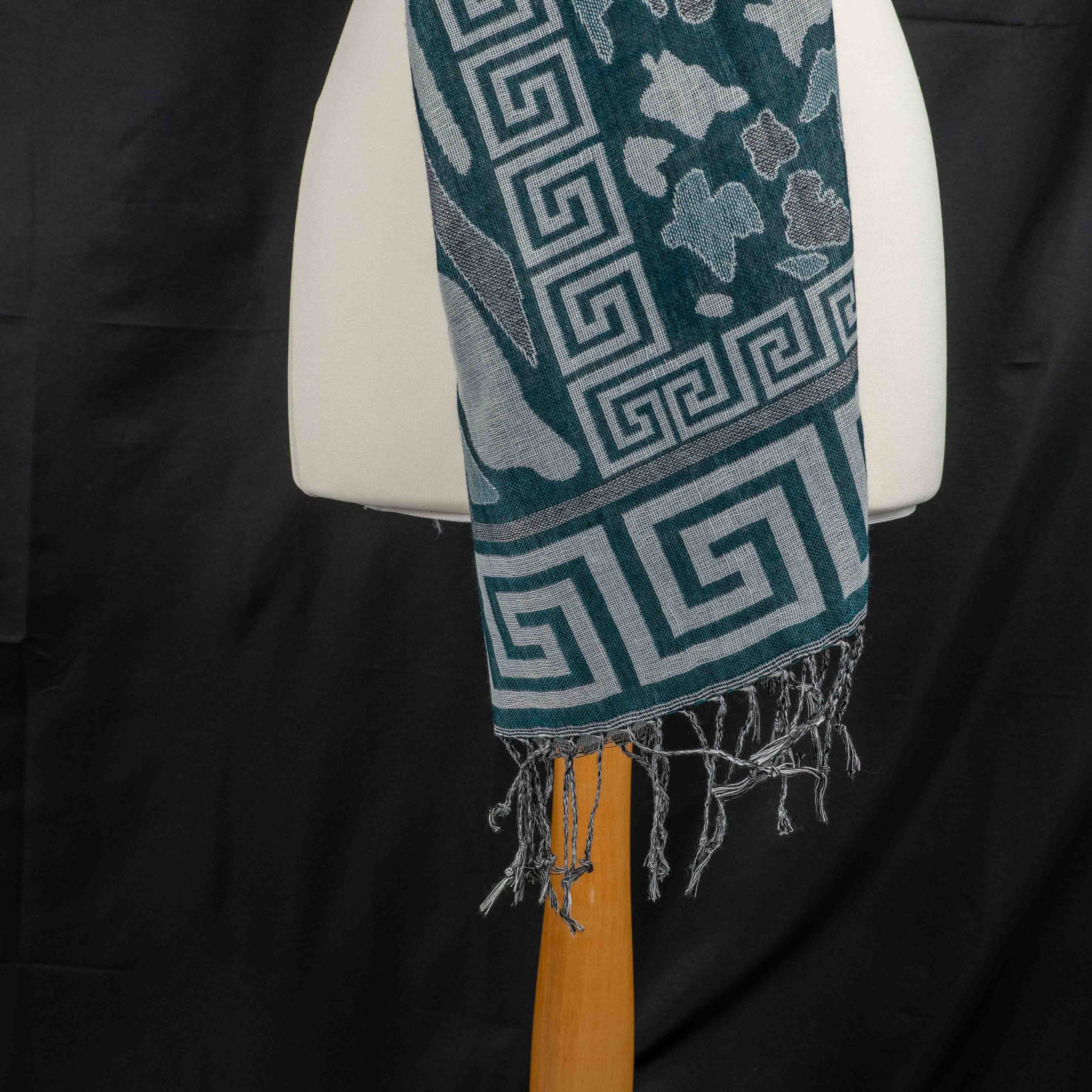 100% Pashmina Scarf Green & White Pre-Owned image 3