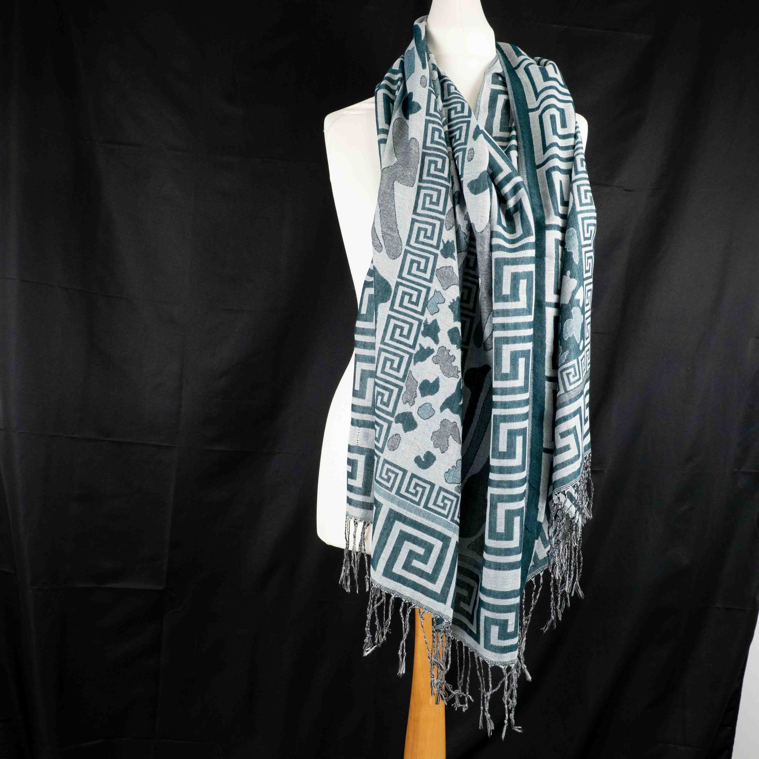 100% Pashmina Scarf Green & White Pre-Owned image 4