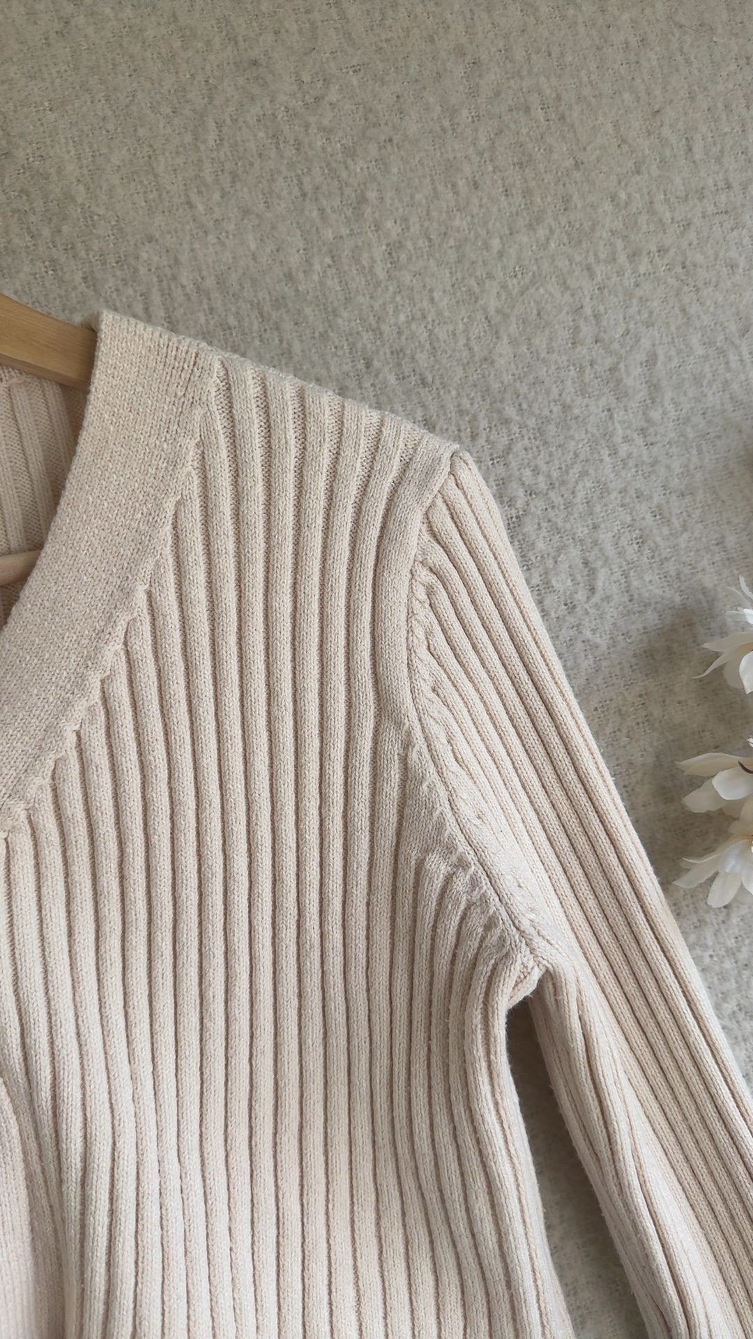 Shein Beige Ribbed Knit Cardigan Medium Long Sleeve Cropped Chic image 4