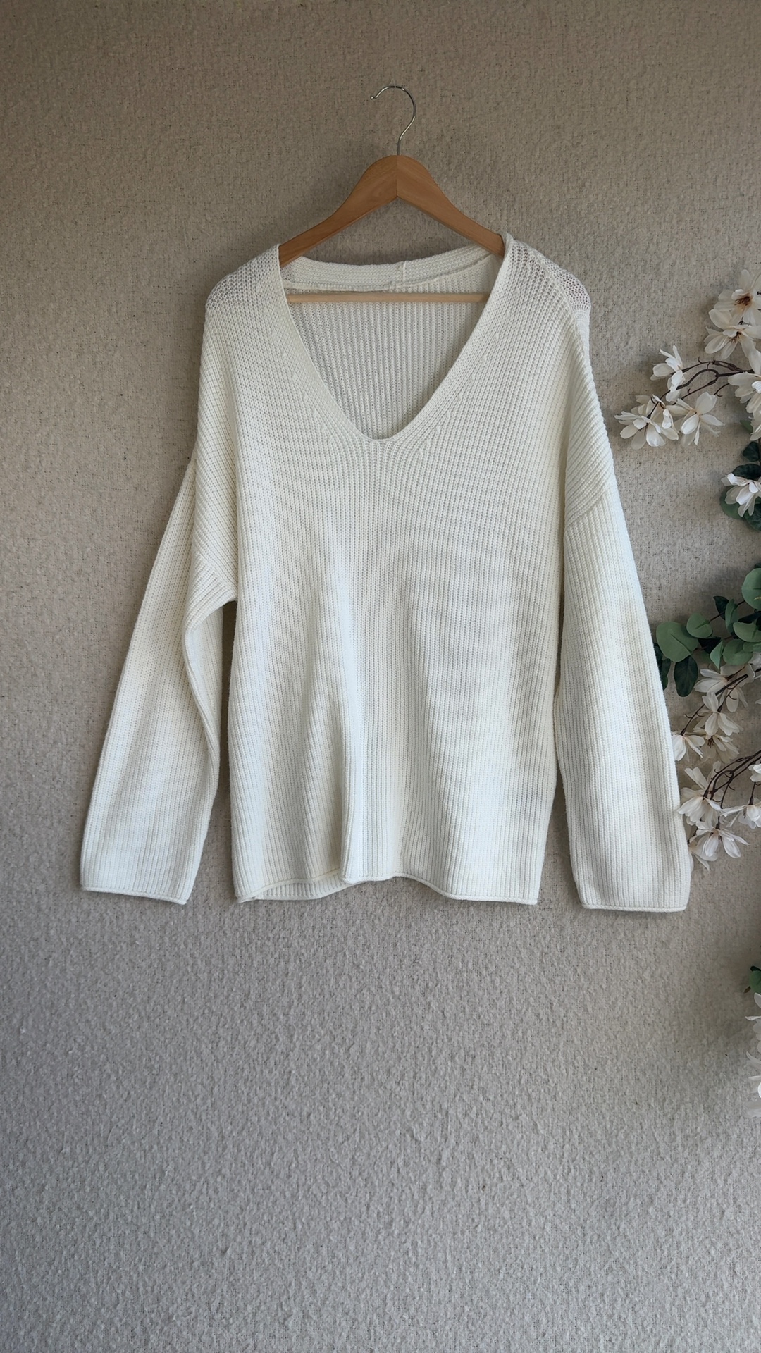 Dazy Cream V-Neck Ribbed Knit Jumper Large Soft Acrylic & Polyamide Sweater