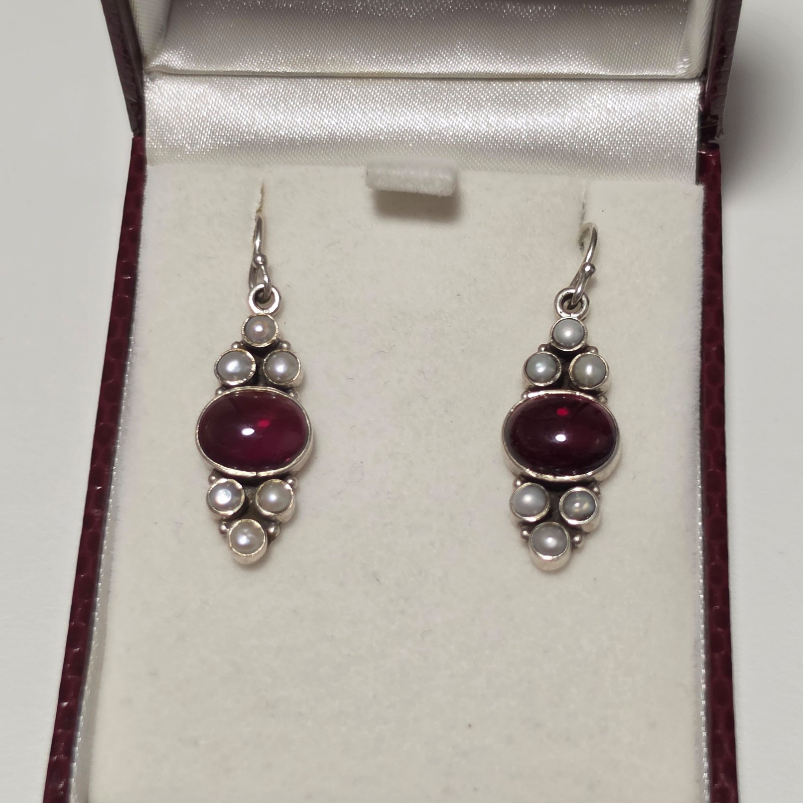 925 Sterling Silver Red & White Pearl Drop Earrings. B3