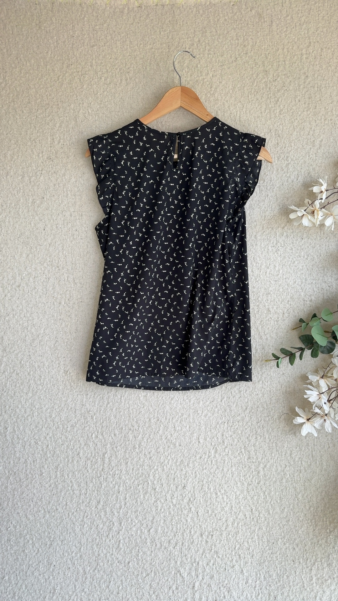By Henry Holland Black & White Floral Sleeveless Blouse UK 12 Stylish Top image 4