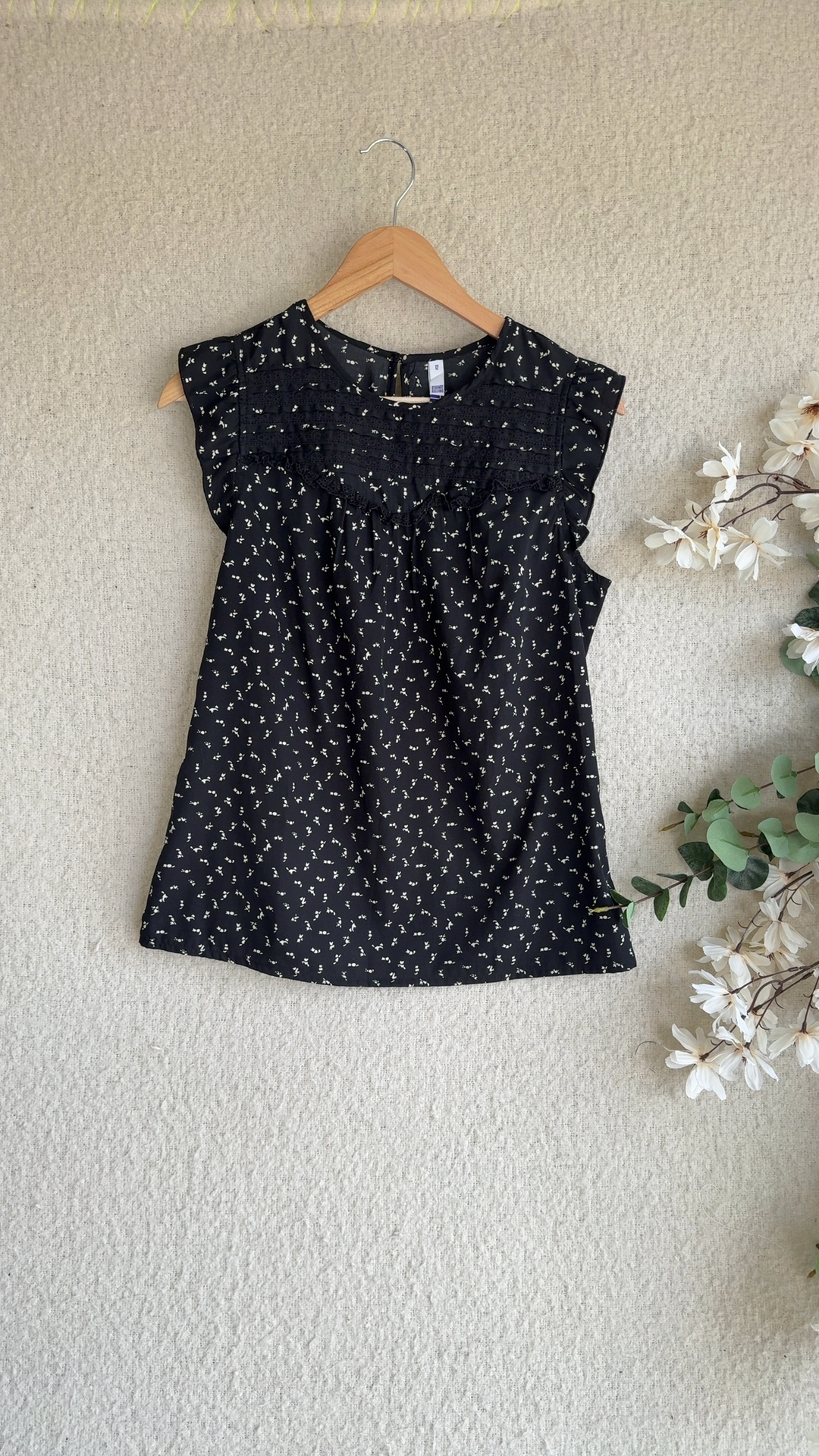 By Henry Holland Black & White Floral Sleeveless Blouse UK 12 Stylish Top
