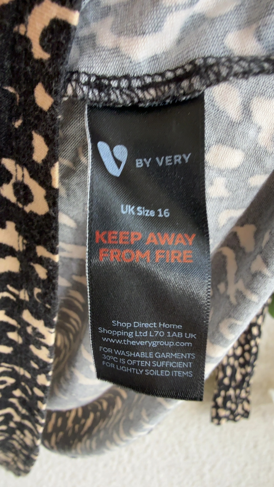 Very Black & Beige Animal Print Long Sleeve Top UK 16 Stylish Casual Wear image 6