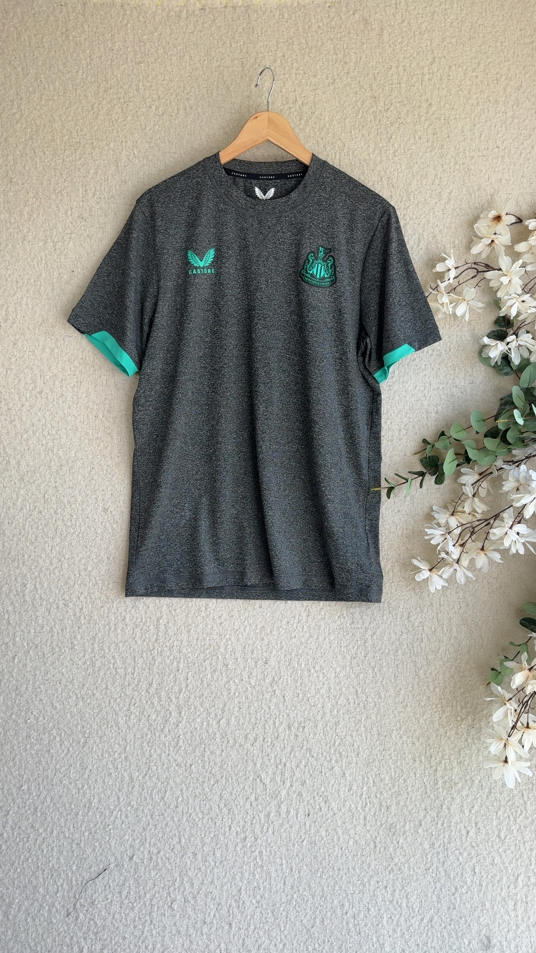 Castore Newcastle United Charcoal Grey Football T-Shirt Large Casual Fit