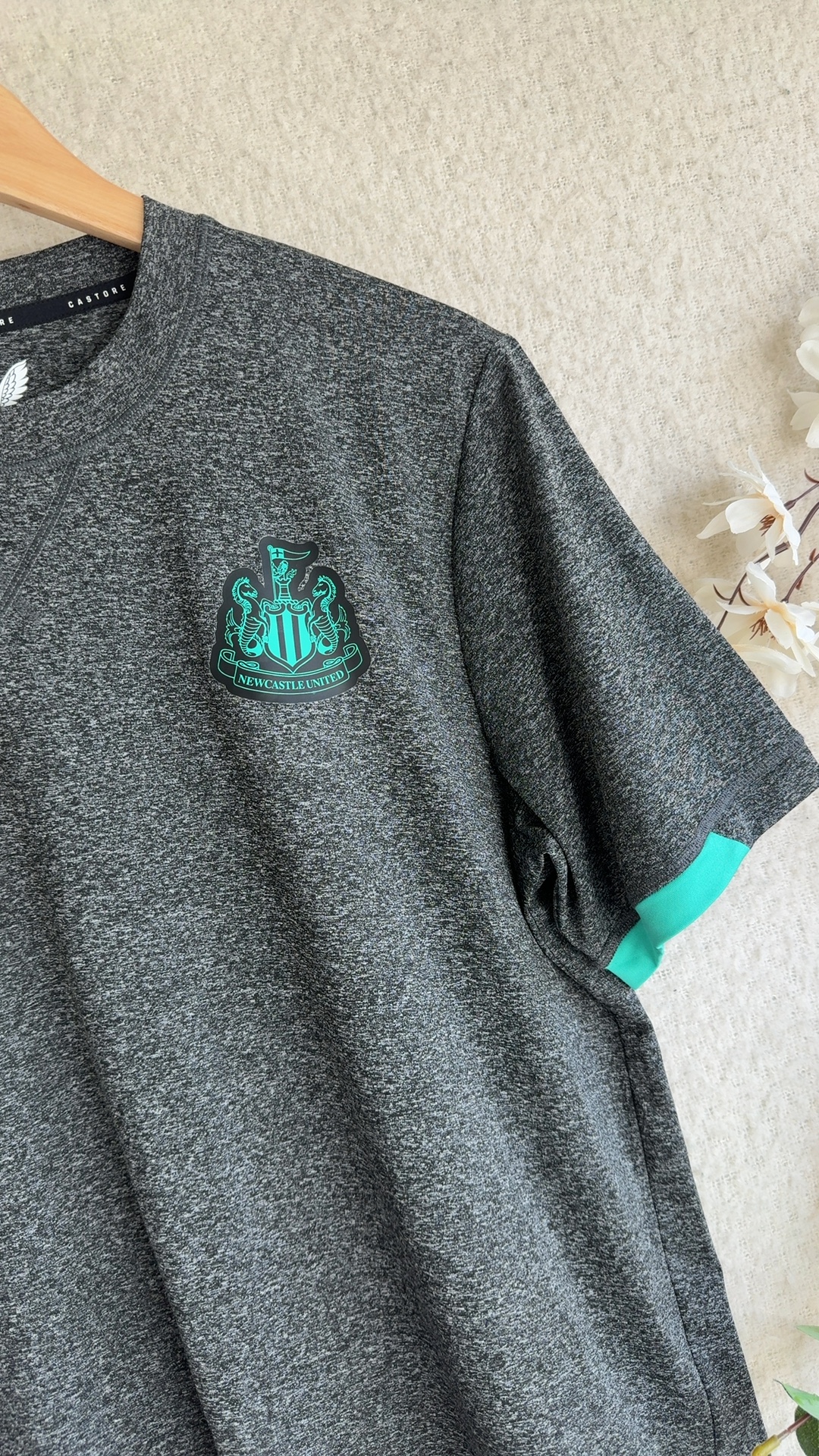 Castore Newcastle United Charcoal Grey Football T-Shirt Large Casual Fit image 2