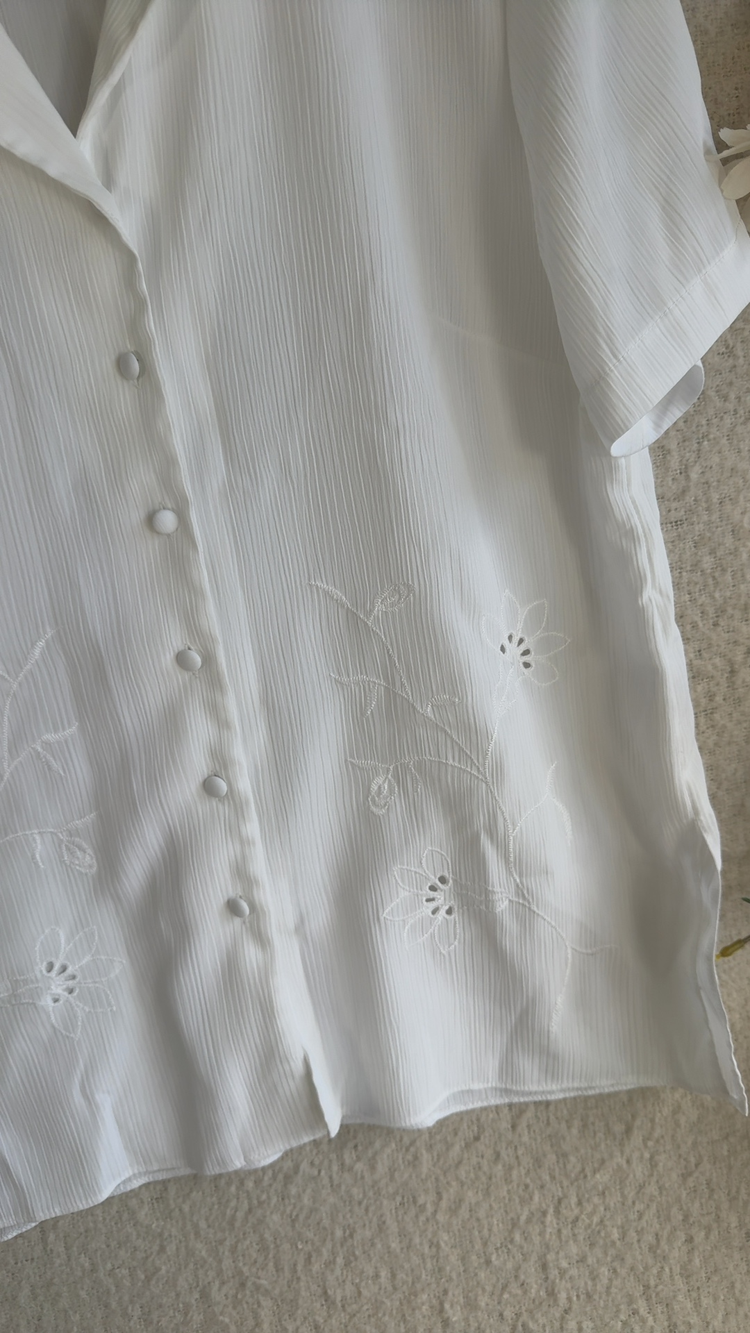 Chamade White Embroidered Blouse Size 14 100% Polyester Casual Summer Shirt image 4