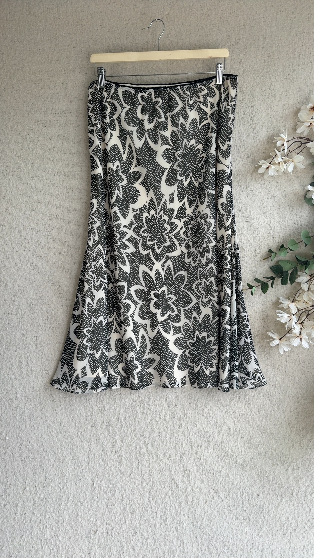 Black & White Floral Midi Skirt UK 16 Stylish Elegant Flowy Skirt
