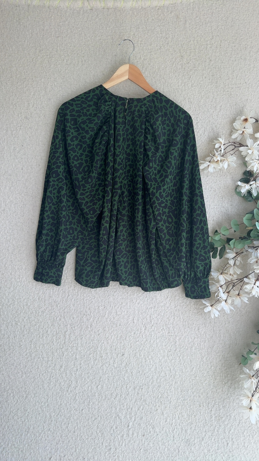 AX Paris Green & Black Leopard Print Blouse UK 12 Stylish Elegant Top image 4