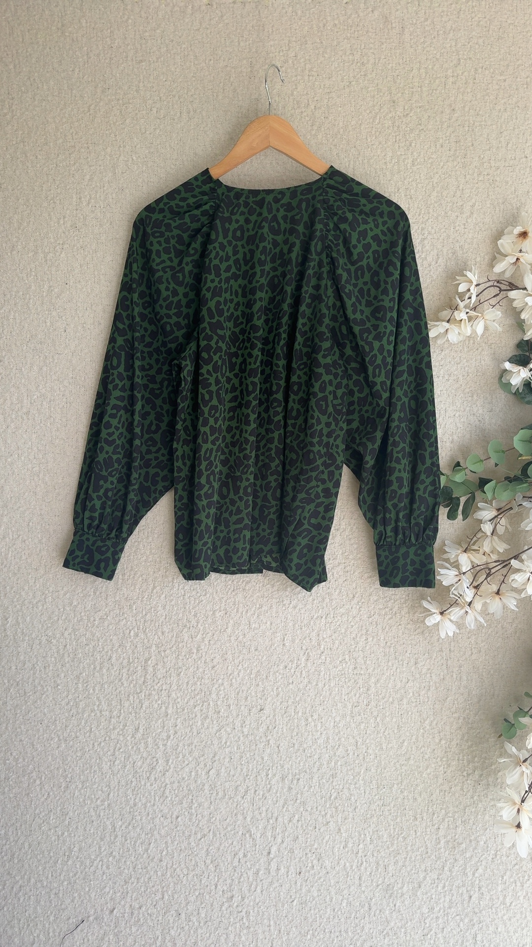 AX Paris Green & Black Leopard Print Blouse UK 12 Stylish Elegant Top