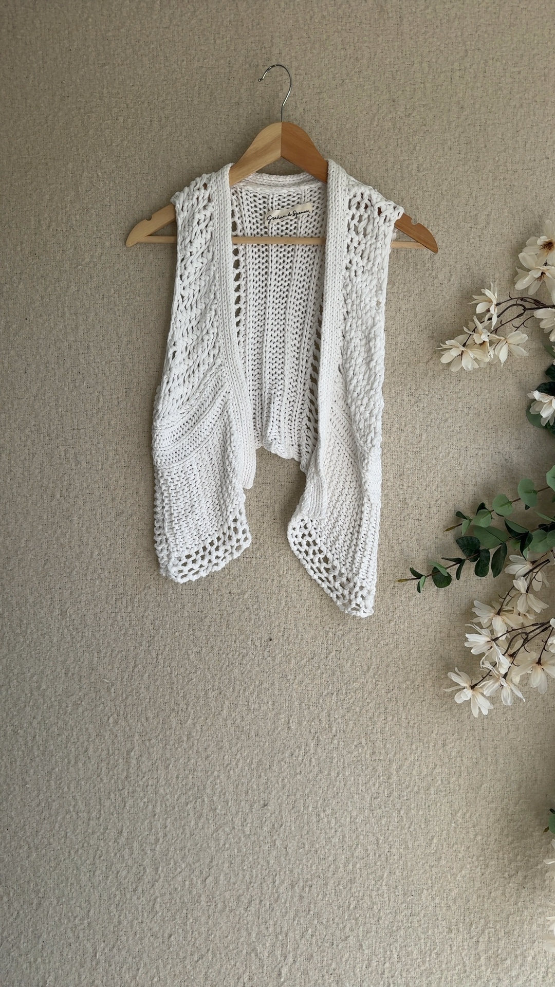 Graham & Spencer White Open Knit Cotton Sleeveless Cardigan Small Chic Summer Vest