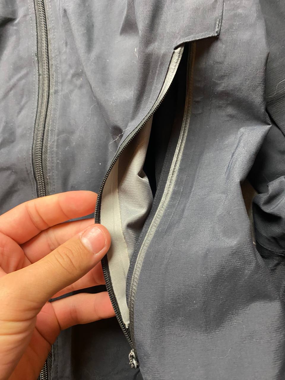Berghaus Black Waterproof Jacket Medium Hooded image 10