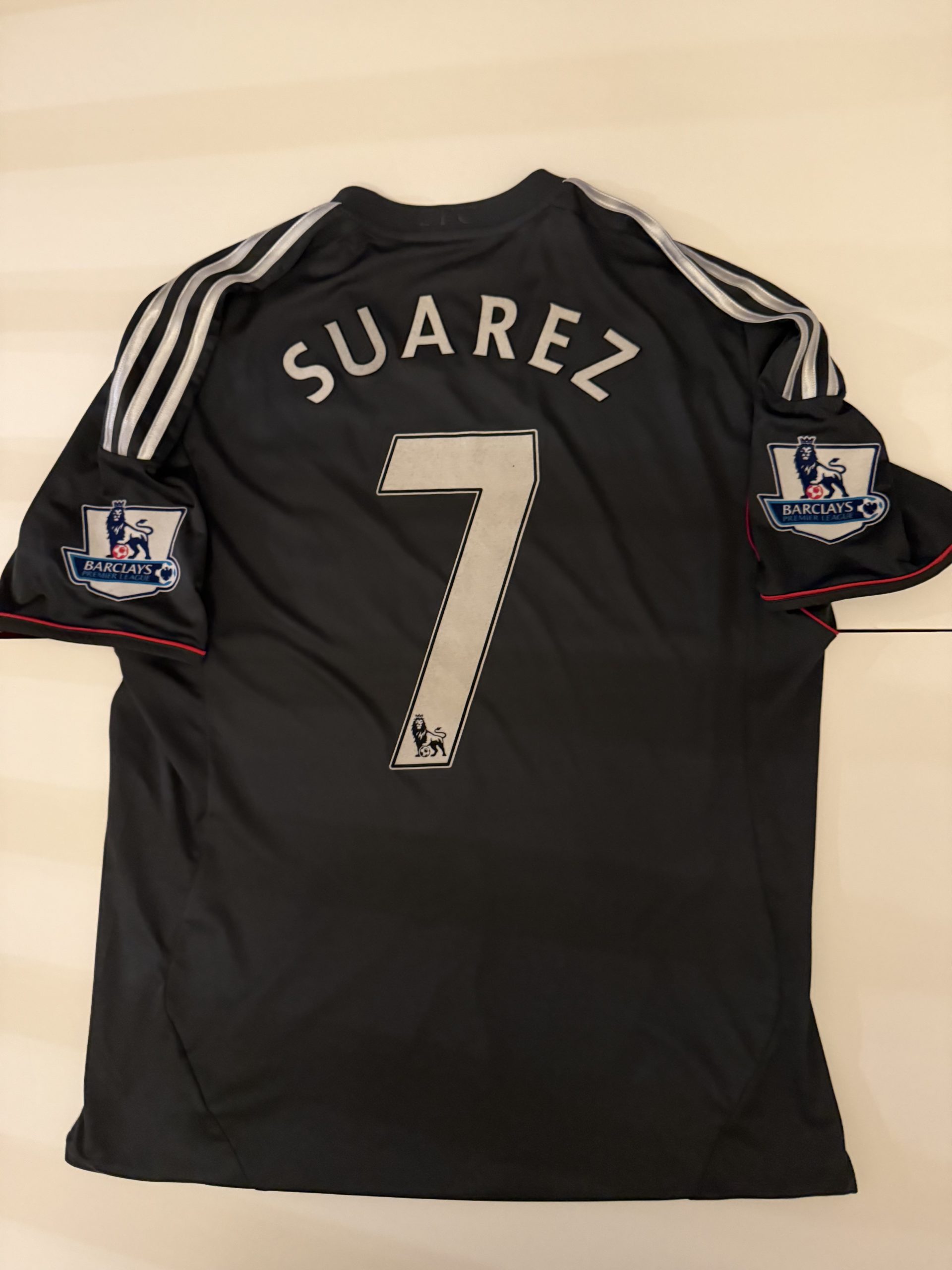 Liverpool 2011/12 Away shirt Luis Suarez #9