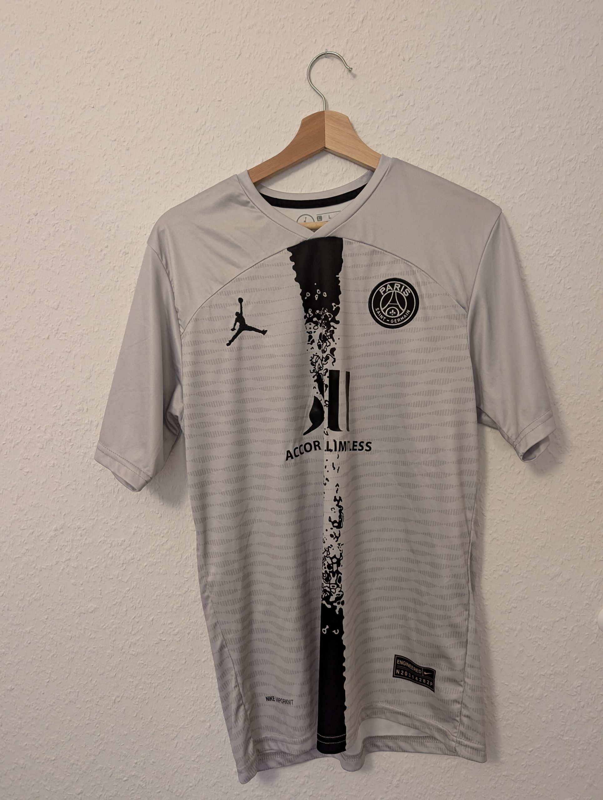 Jordan Grey PSG Messi 30 Football Shirt Large 3001