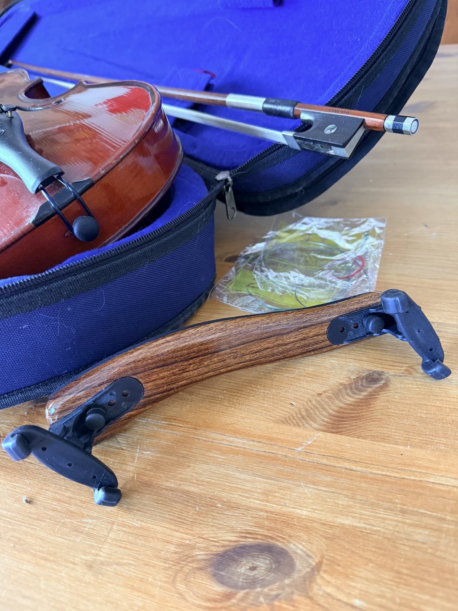 3/4 size Stentor Student 1 Violin and full size A Breton Bow with case image 6