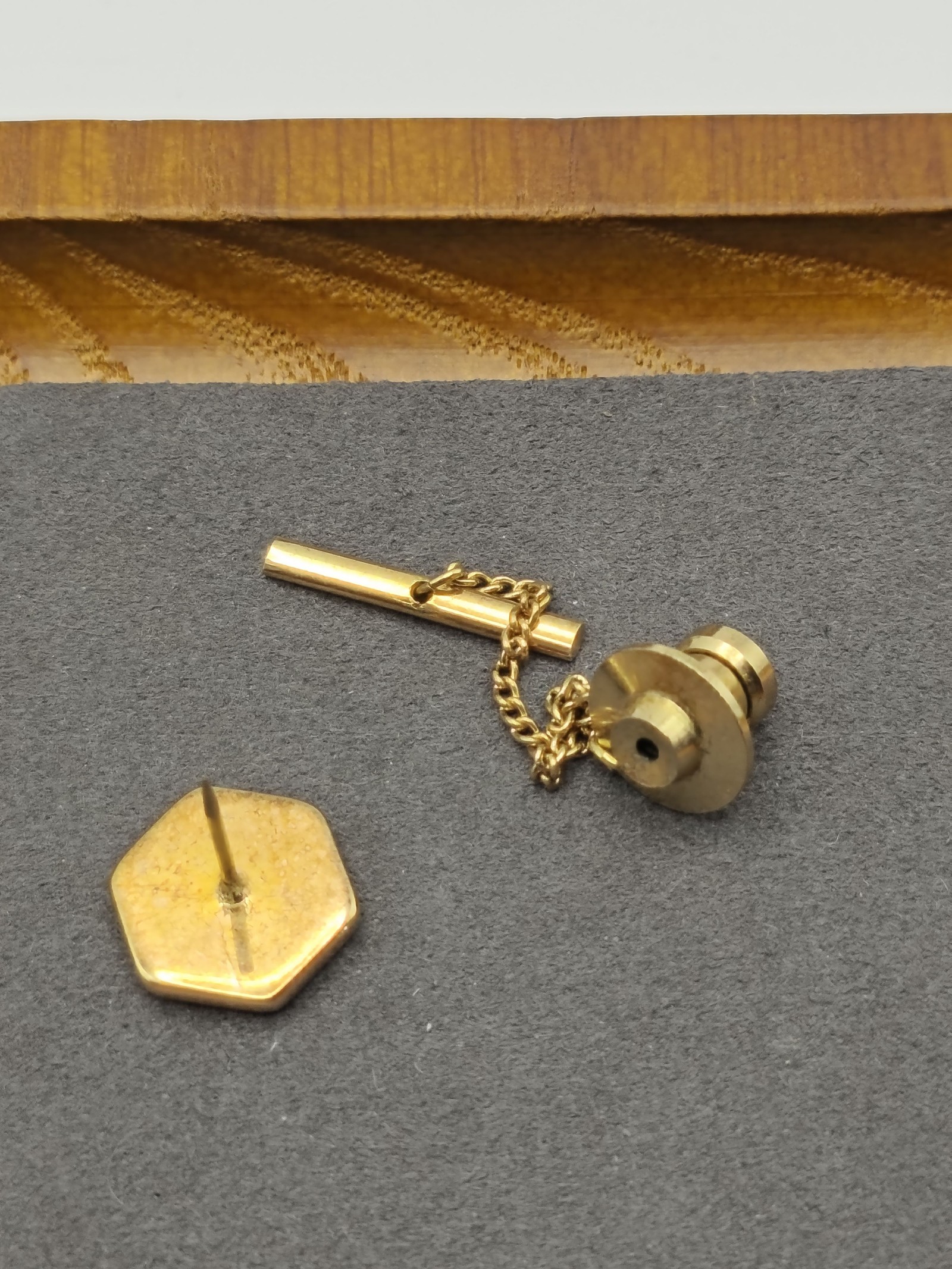 Christian Dior Gold & White Hexagon Cufflinks & Tie Clip Set Other image 9