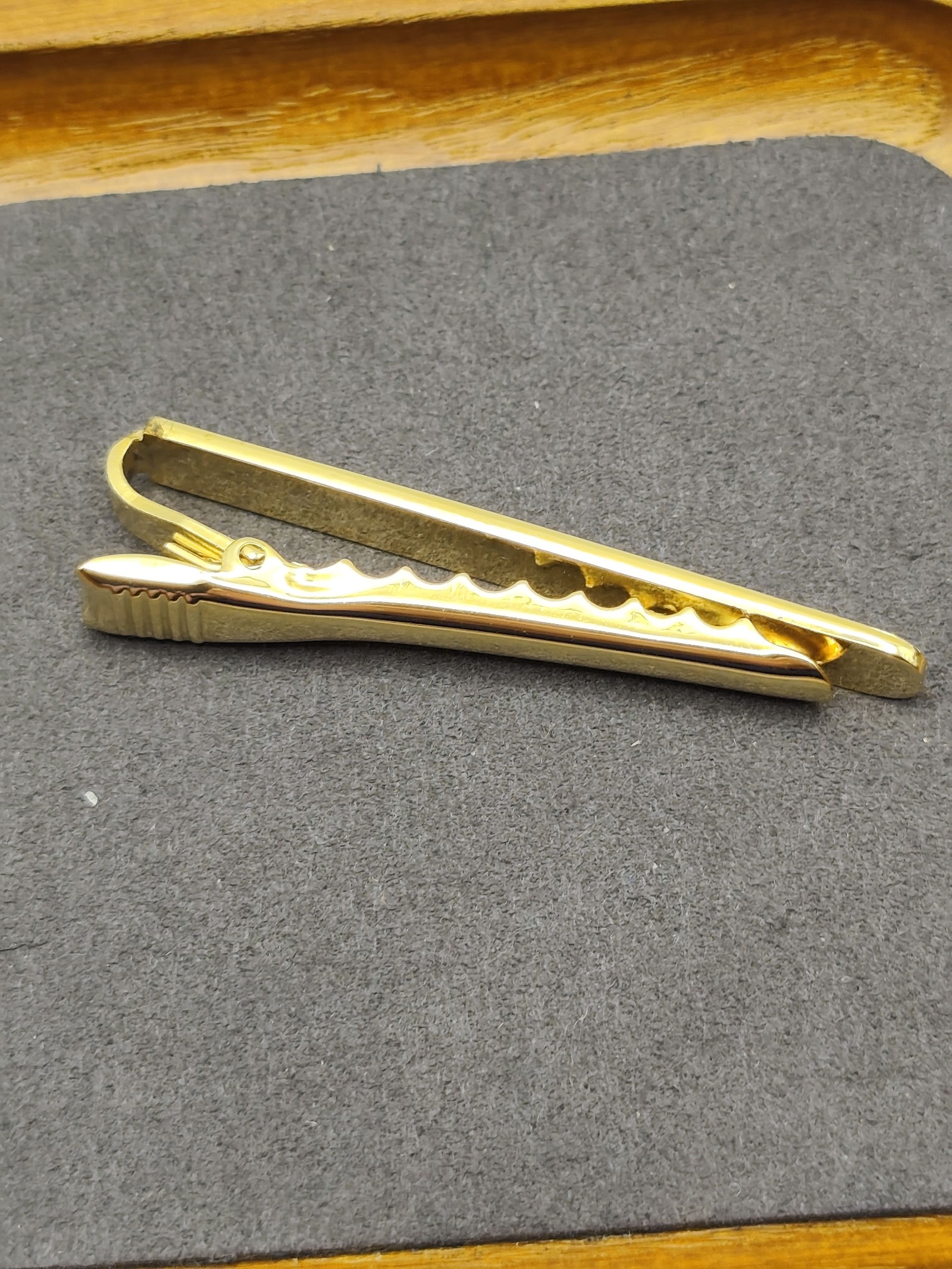 Christian Dior Gold Tone Striped Tie Clip Men image 6