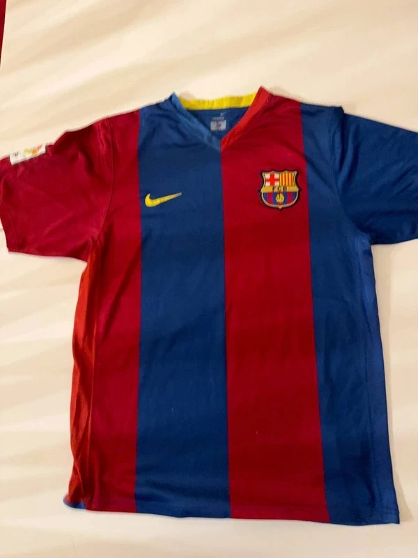 Barcelona 2006/7 Home shirt Lionel Messi #19 image 3