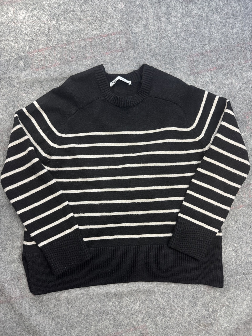 Zara Black & White Striped Crew Neck Jumper Men’s/Unisex M