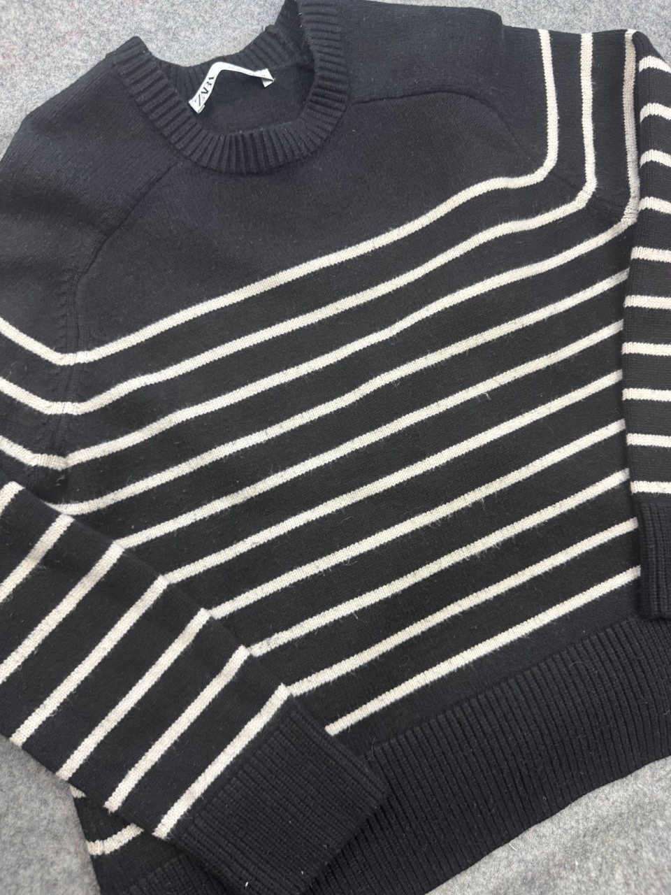 Zara Black & White Striped Crew Neck Jumper Men’s/Unisex M image 2