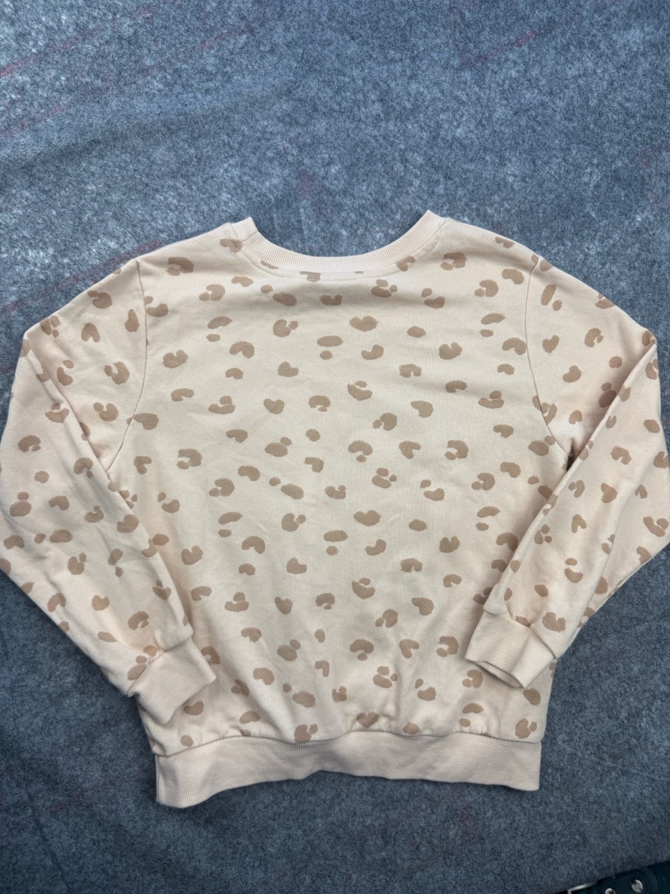 H&M x Disney Beige Leopard Minnie Sequin Bow Sweatshirt UK 8-10Y image 4