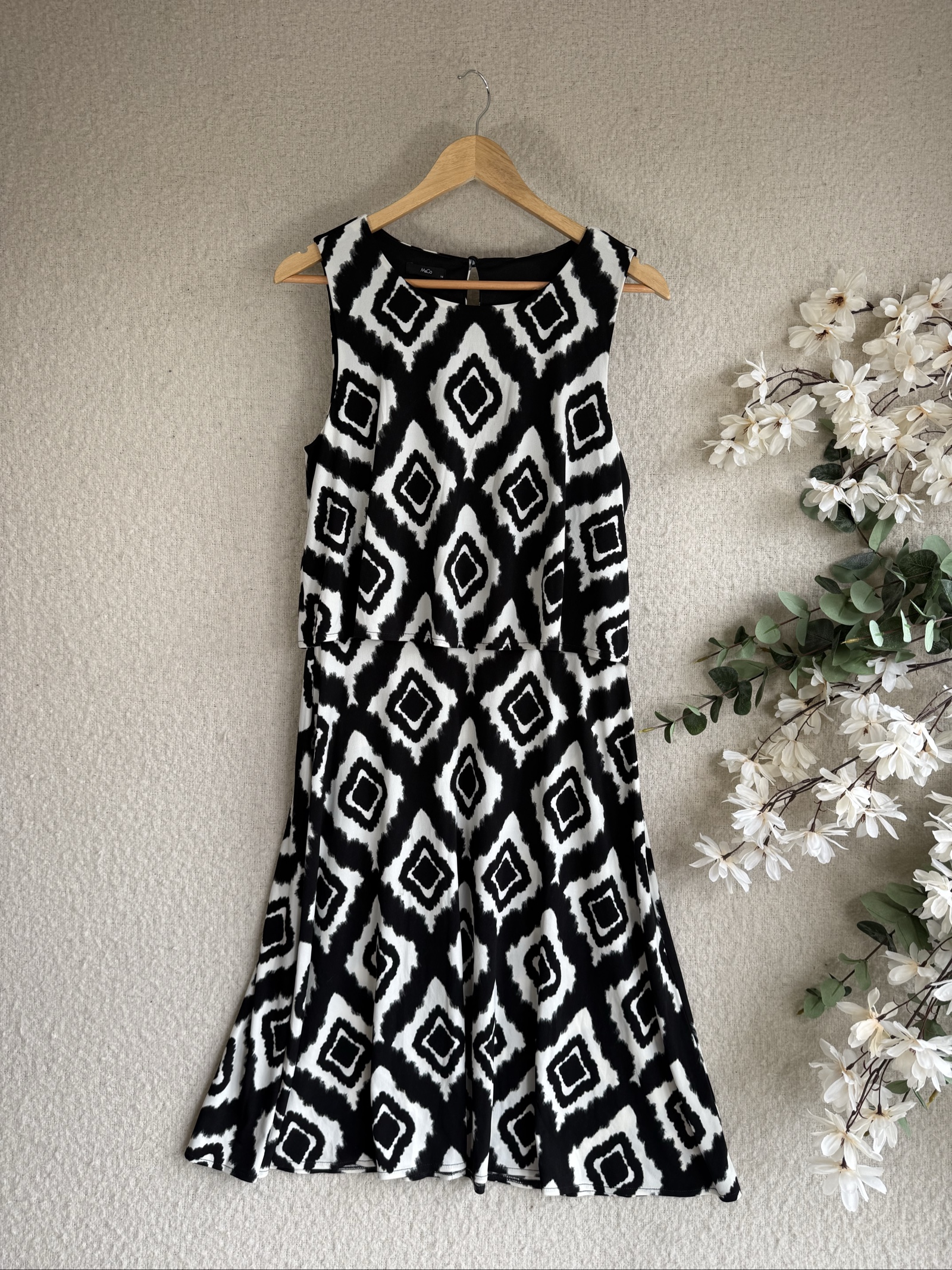 M&Co Black & White Sleeveless Dress UK 14 Stylish Printed Knee Length