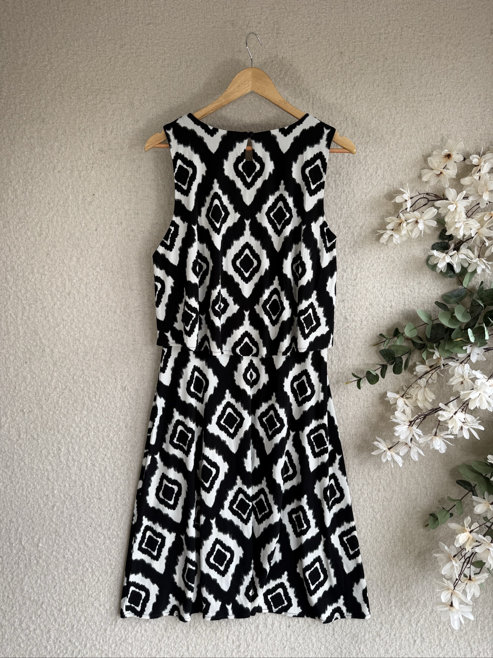 M&Co Black & White Sleeveless Dress UK 14 Stylish Printed Knee Length image 4