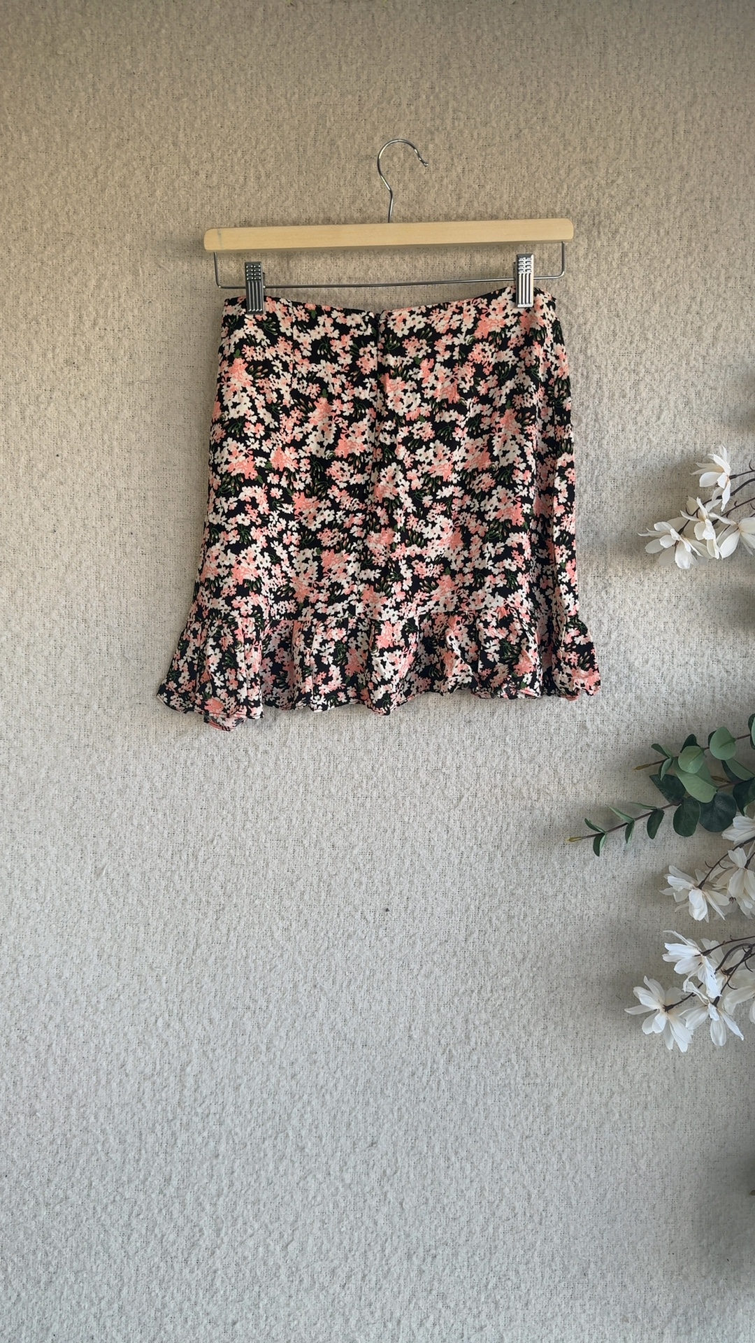 Miss Selfridge Black Floral Ruffle Hem Mini Skirt UK 8 Stylish Summer image 5