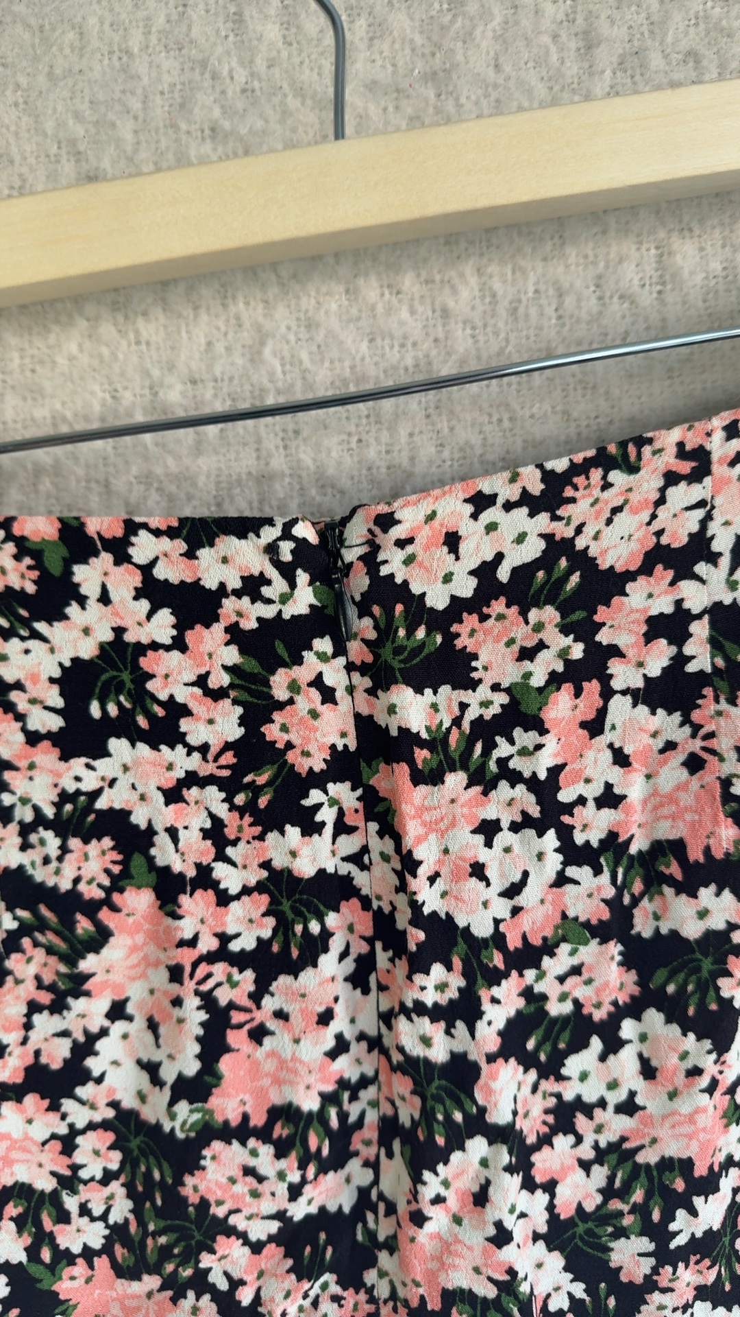 Miss Selfridge Black Floral Ruffle Hem Mini Skirt UK 8 Stylish Summer image 4