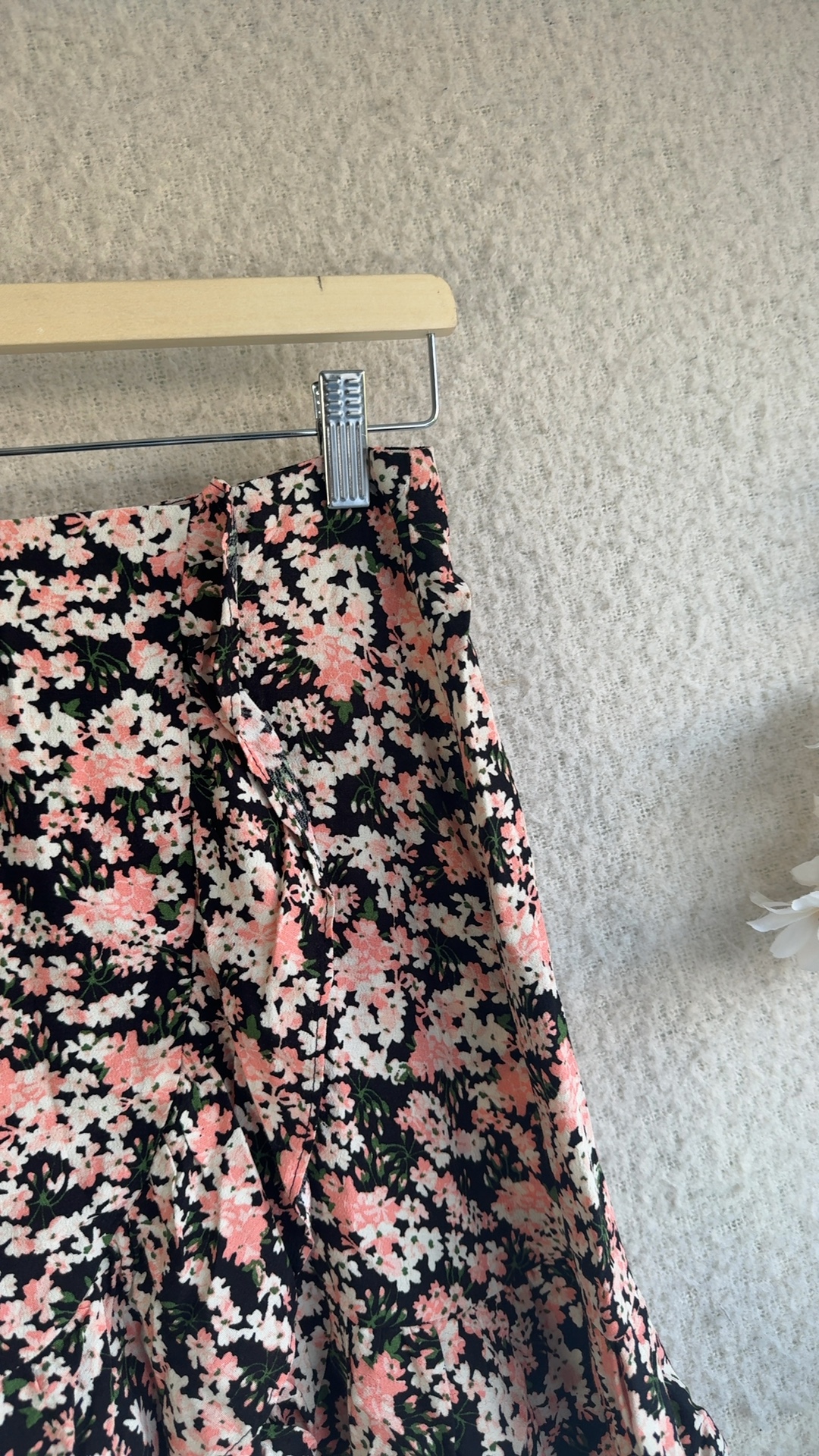 Miss Selfridge Black Floral Ruffle Hem Mini Skirt UK 8 Stylish Summer image 2