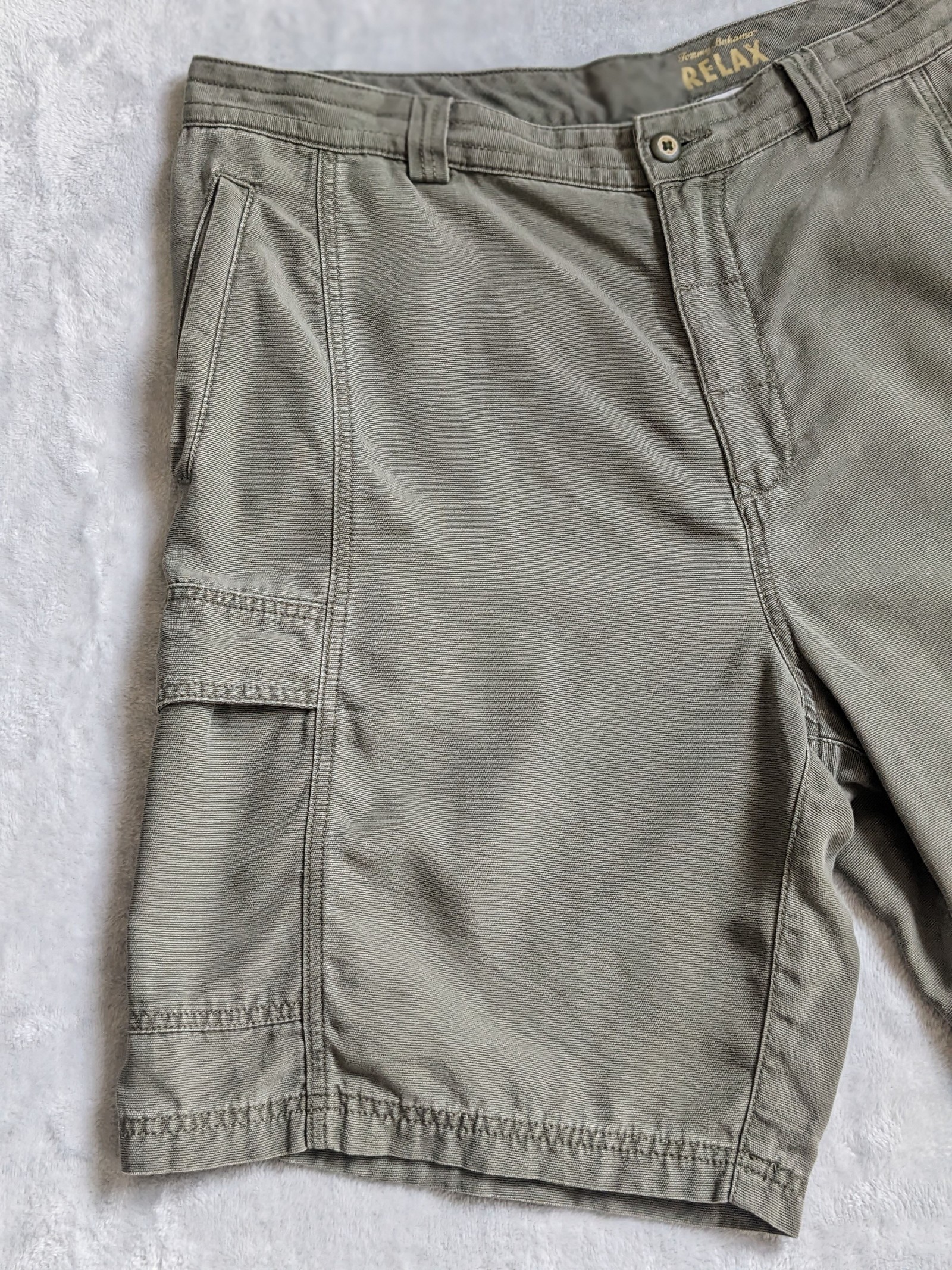 Goodfellow Green Cargo Shorts Relax Fit 21 in Length Other image 2