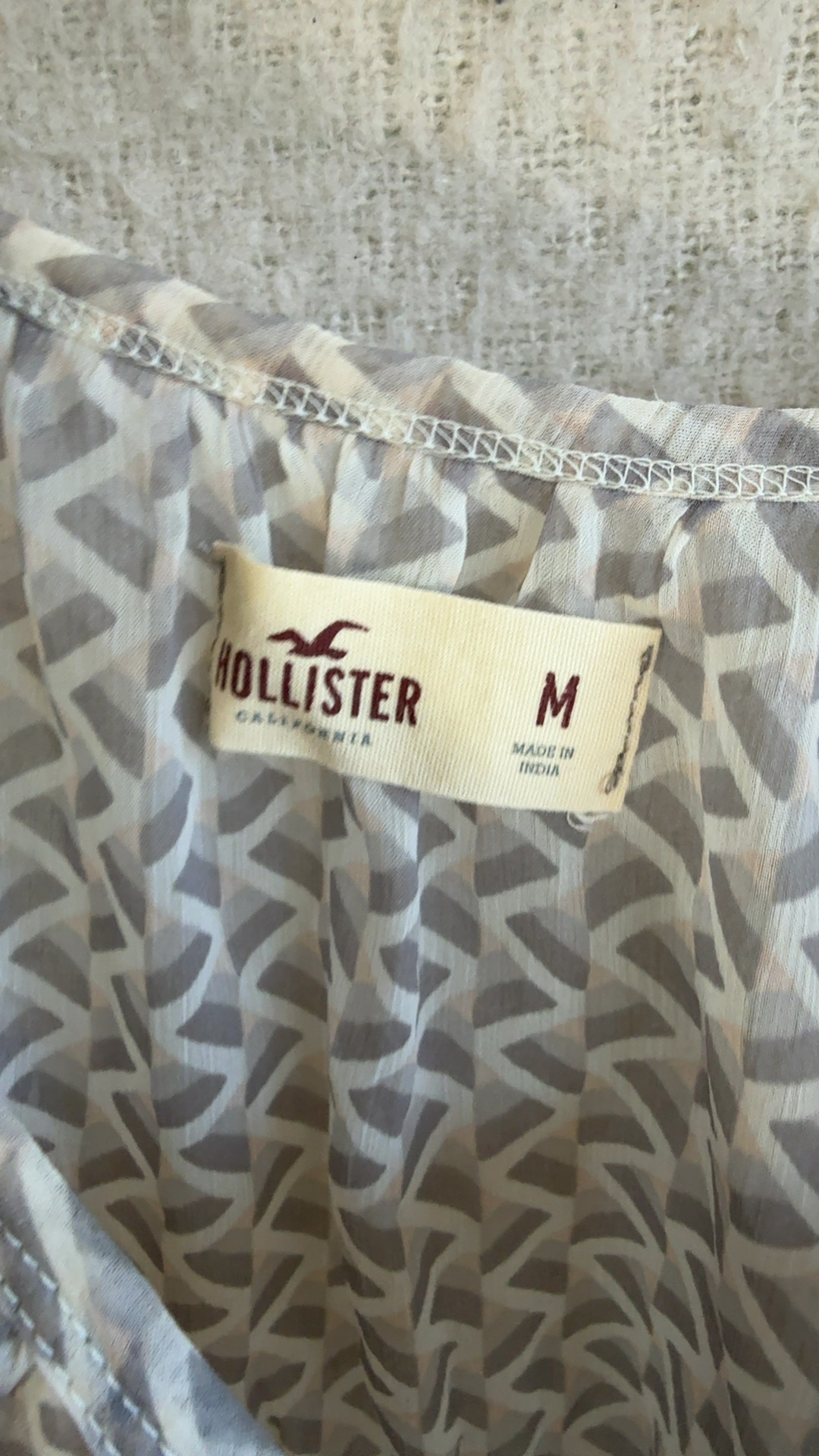 Hollister Grey Patterned Off Shoulder Crop Top UK Medium Summer Casual image 2