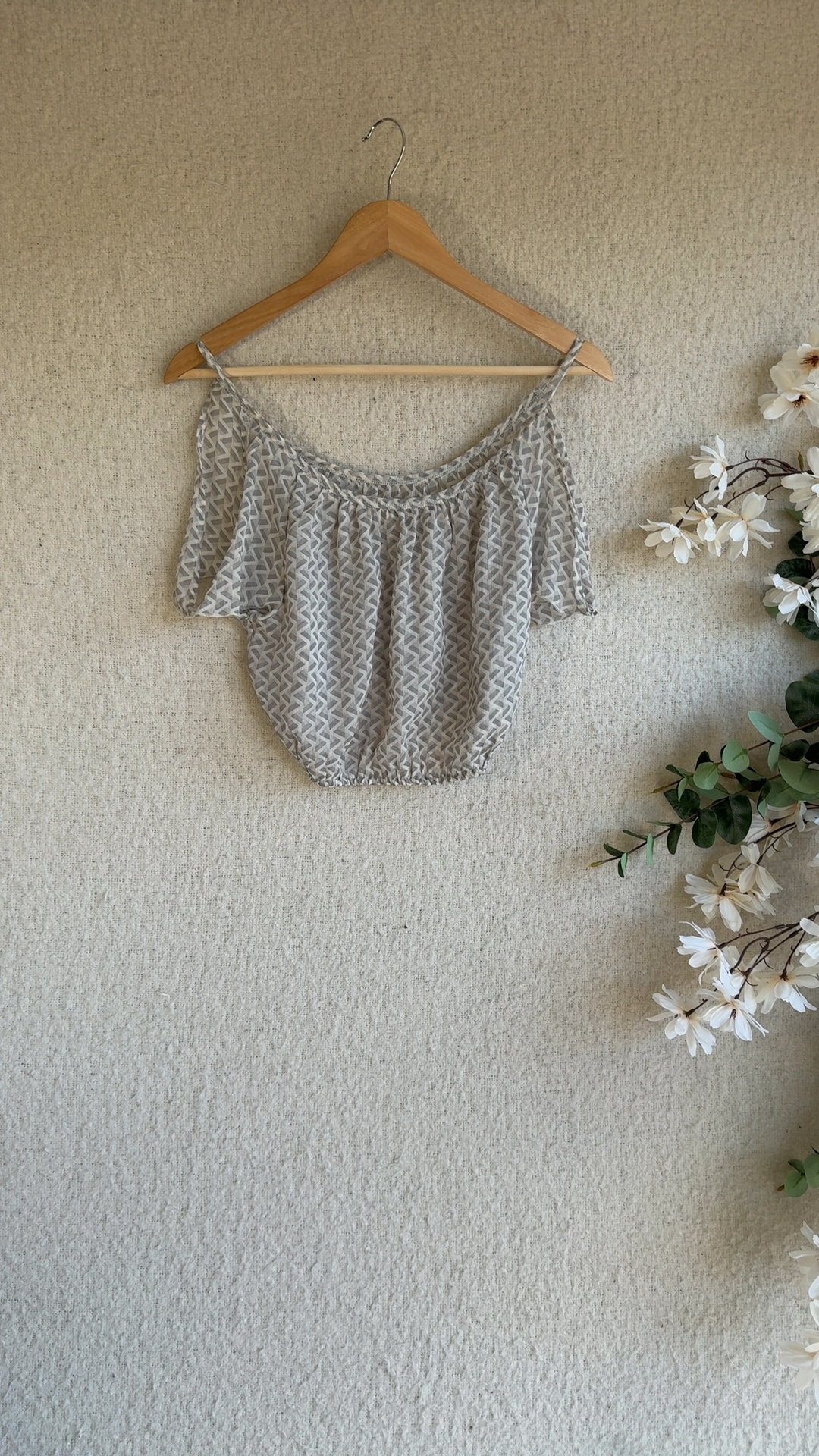 Hollister Grey Patterned Off Shoulder Crop Top UK Medium Summer Casual image 4