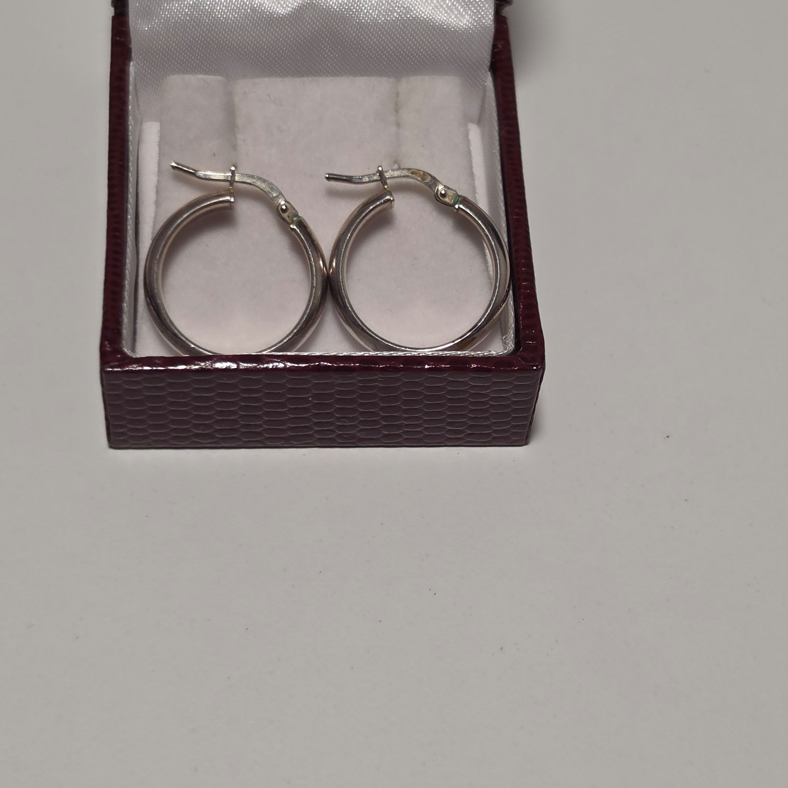 925 sterling Silver Hoop Earrings .b3