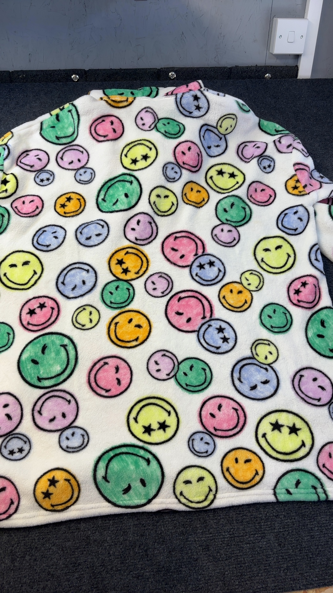 M&S White Multi Smiley Face Fleece Jumper 15-16 Yrs image 6